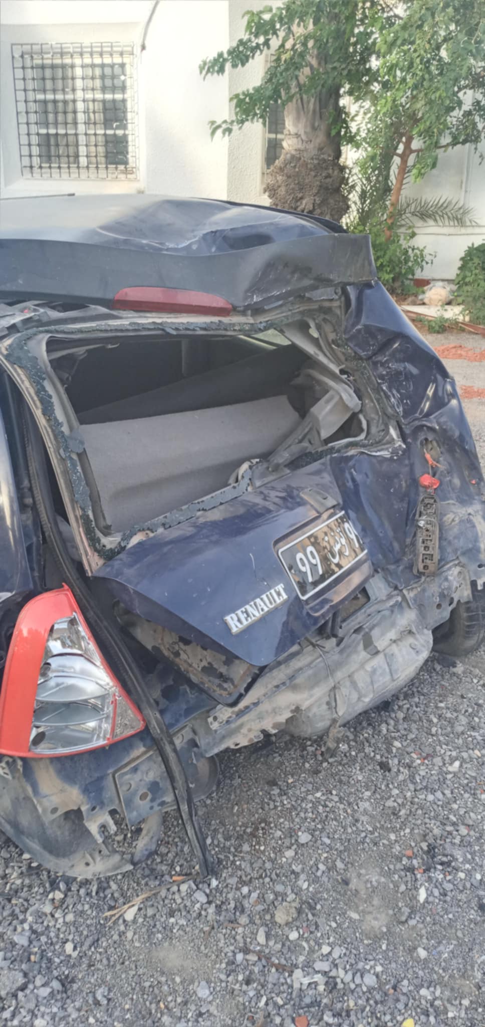 Kairouan Nord Cite El Hajjam Renault Clio Voiture accident ferraille