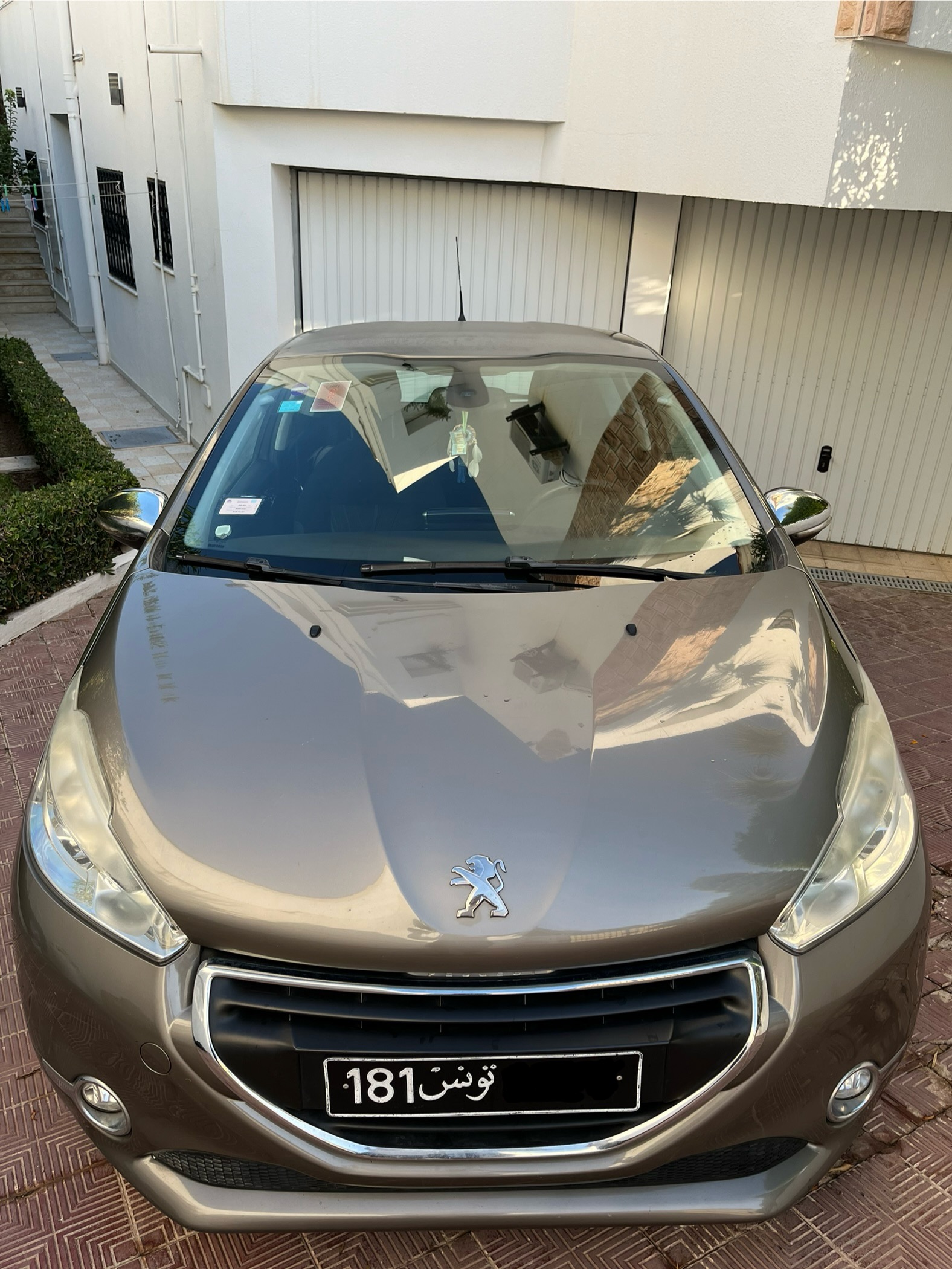 Ariana Ville Riadh Landlous Peugeot 208 Peugeot 208 en trs bon tat