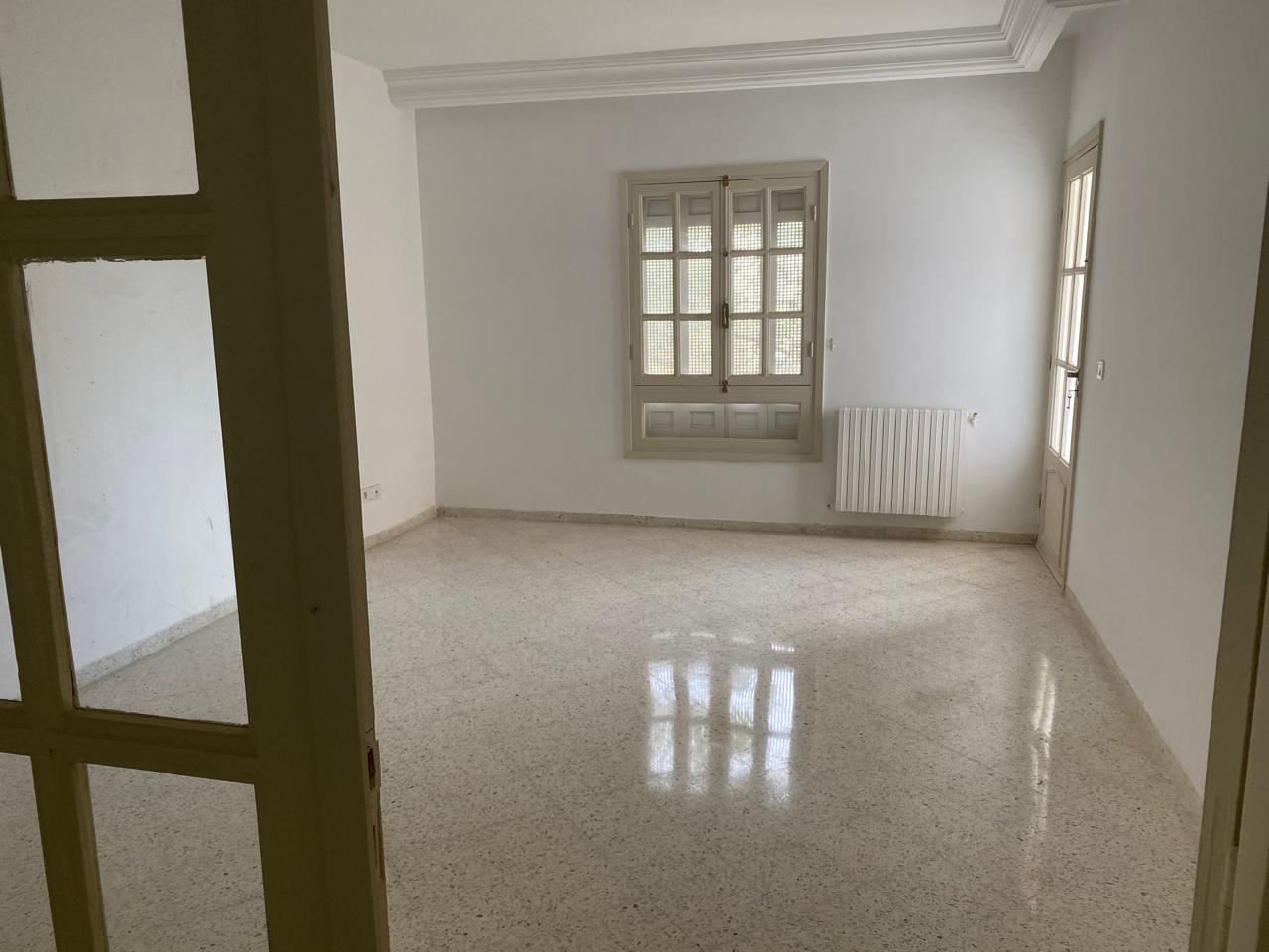 Ariana Ville Cite Essaada (Riadh Andalous) Location Appart. 4 pices Appartement spacieux