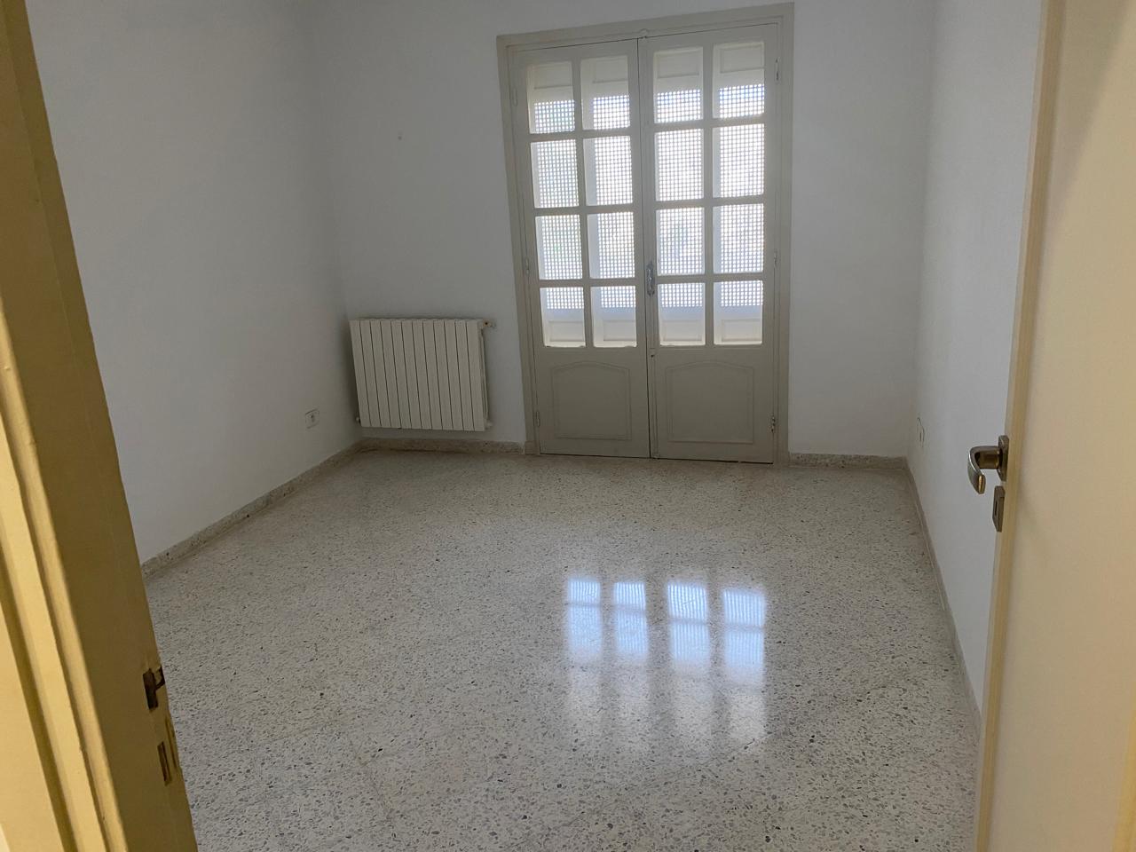 Ariana Ville Cite Essaada (Riadh Andalous) Location Appart. 4 pices Appartement spacieux