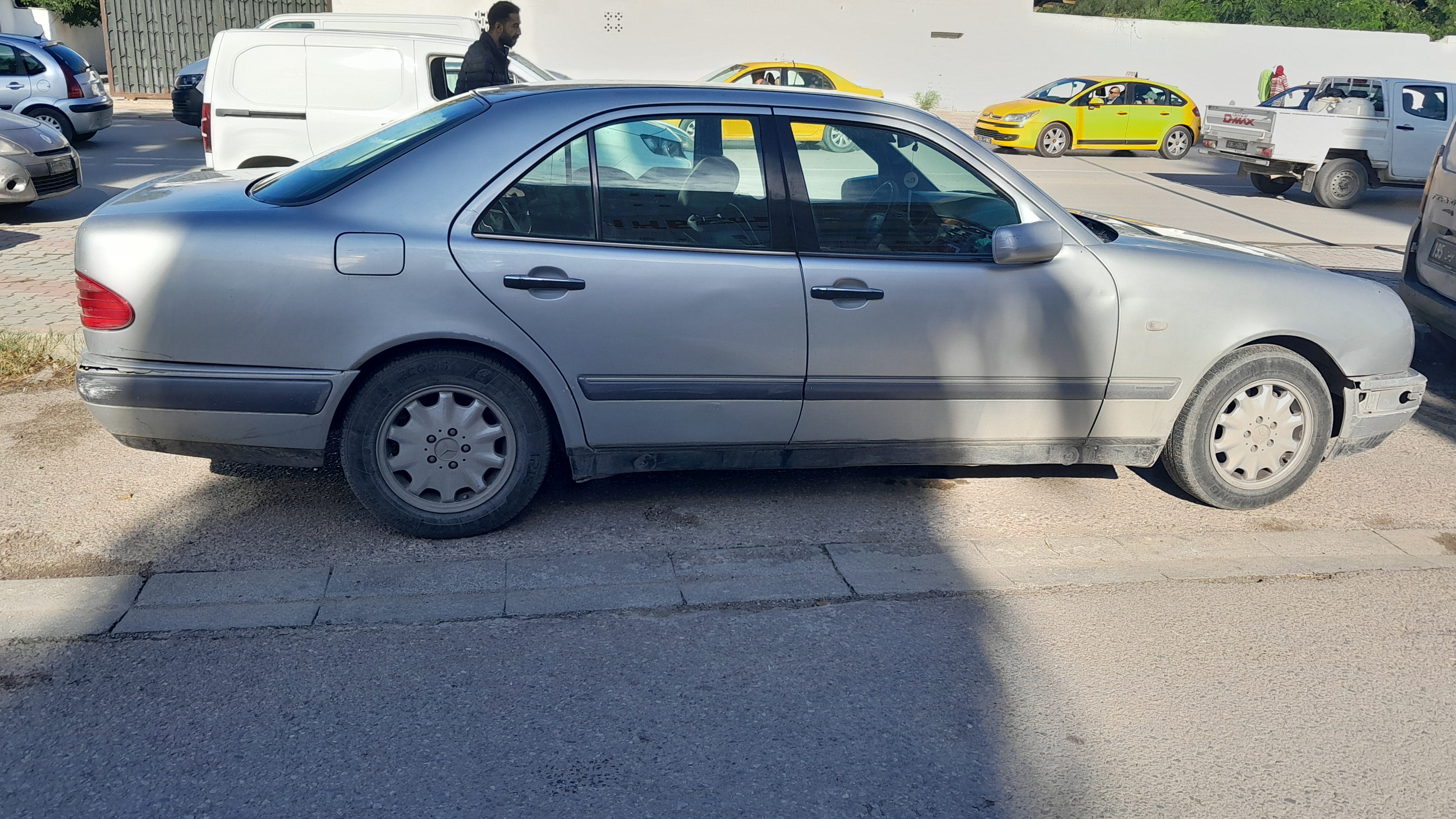 Mercedes E - Tunisie