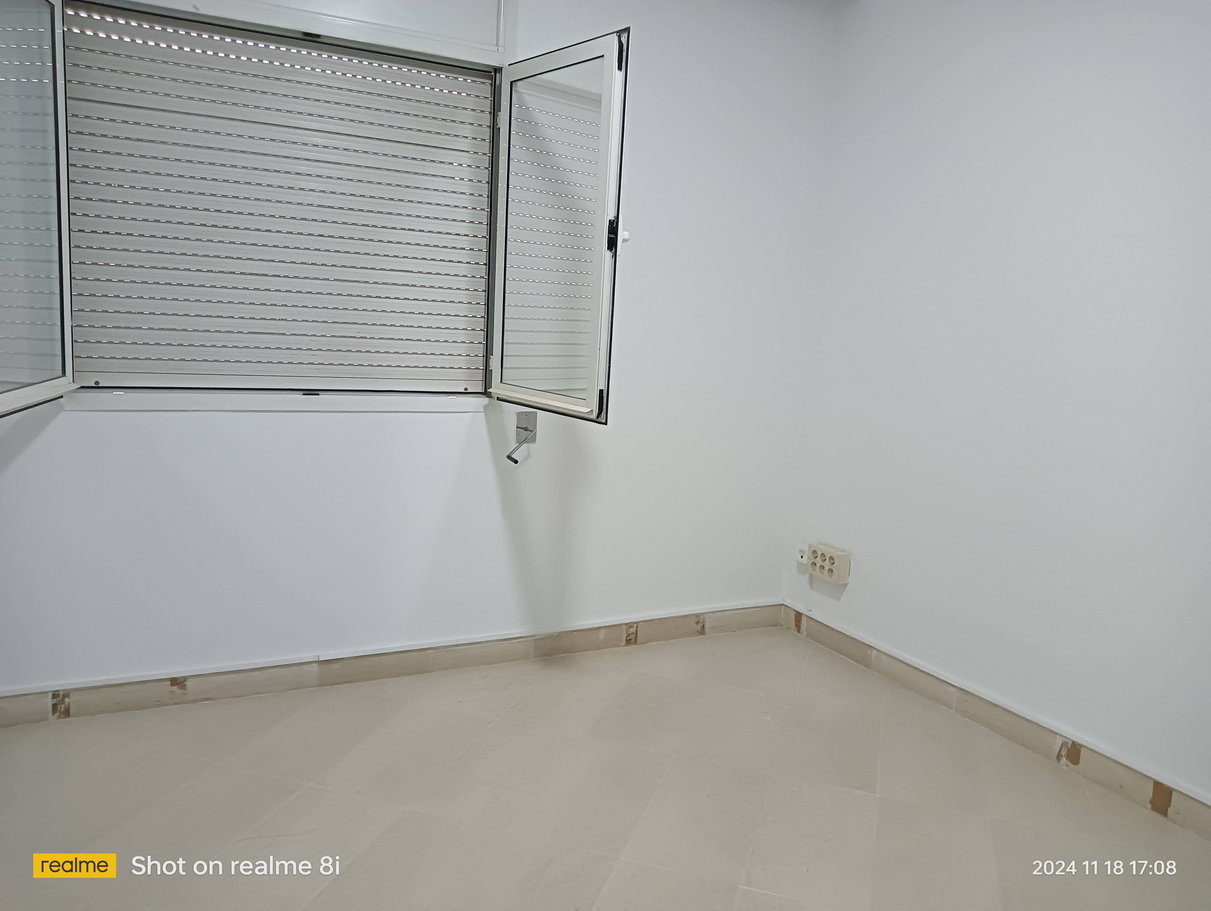 Cite El Khadra Zone urbaine nord Location Appart. 3 pices S2 habitation ou bureau