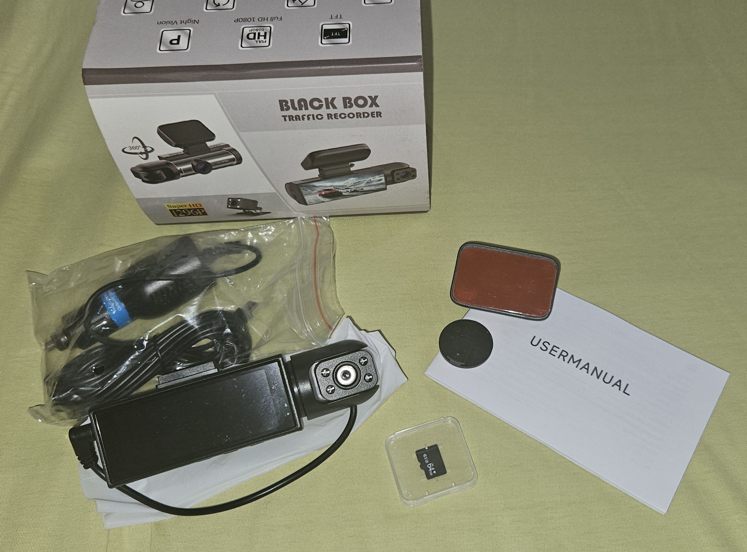 Le Bardo Le Bardo Accessoires et Entretien Autres Accessoires Auto Dashcam avec carte mmoire 32gb