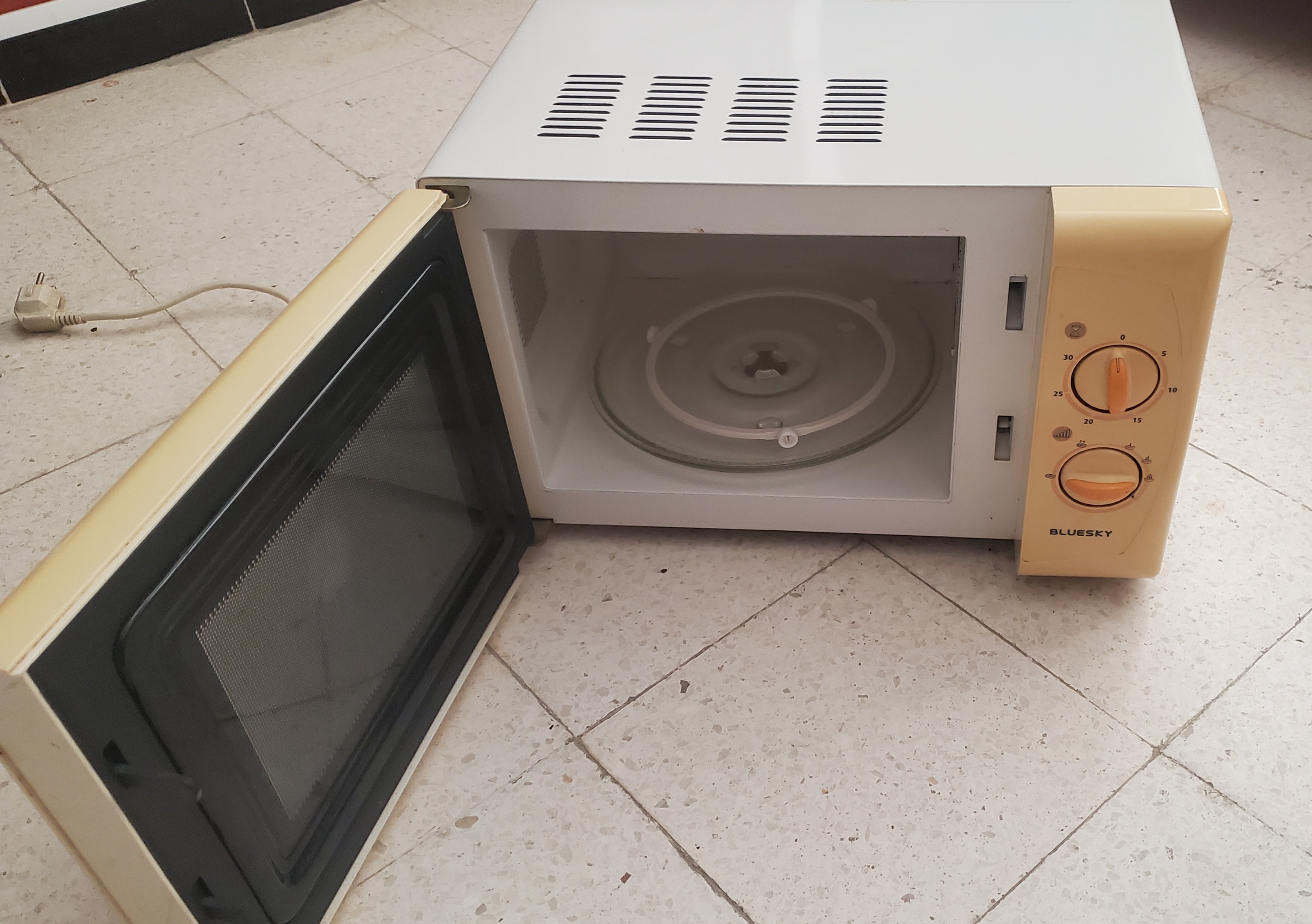 Hammam Lif Bou Kornine Micro-ondes Autre Marque bluesky