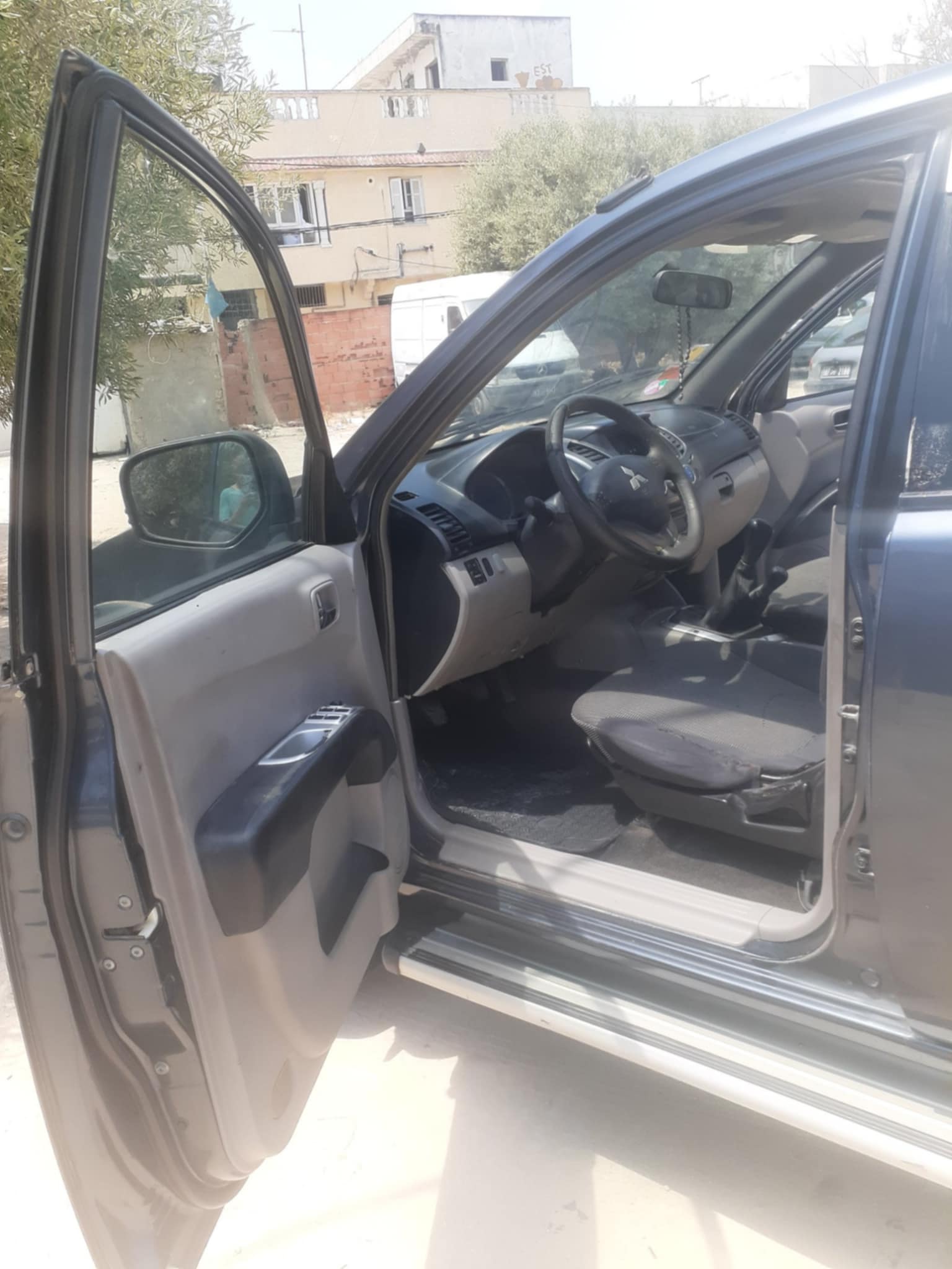 Douar Hicher Douar Hicher Mitsubishi L200 Bonne tat