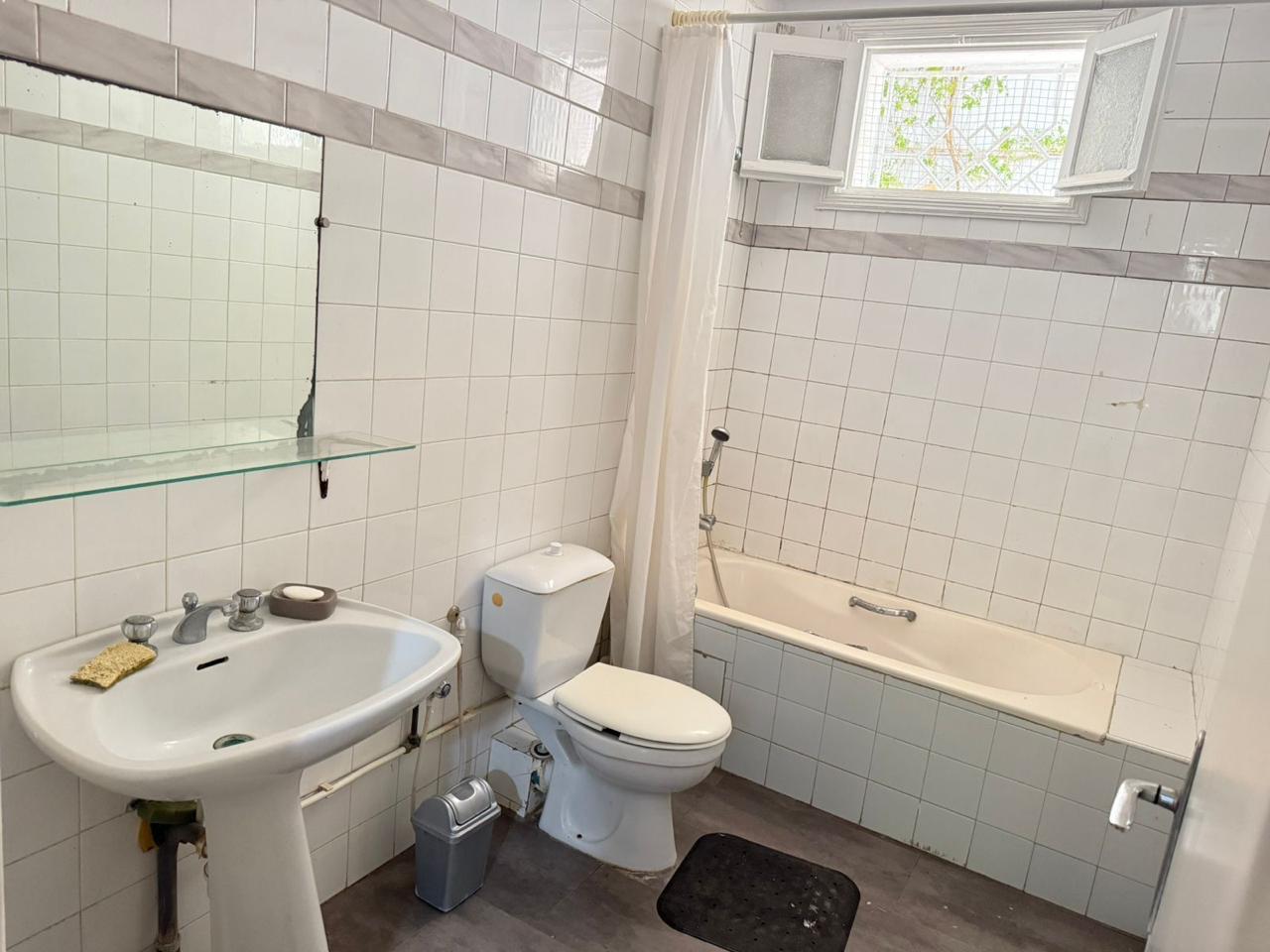 Ariana Ville El Menzah 7 Location Maisons Rez de jardin hall plus 2 meubl manzah 6 wb4284