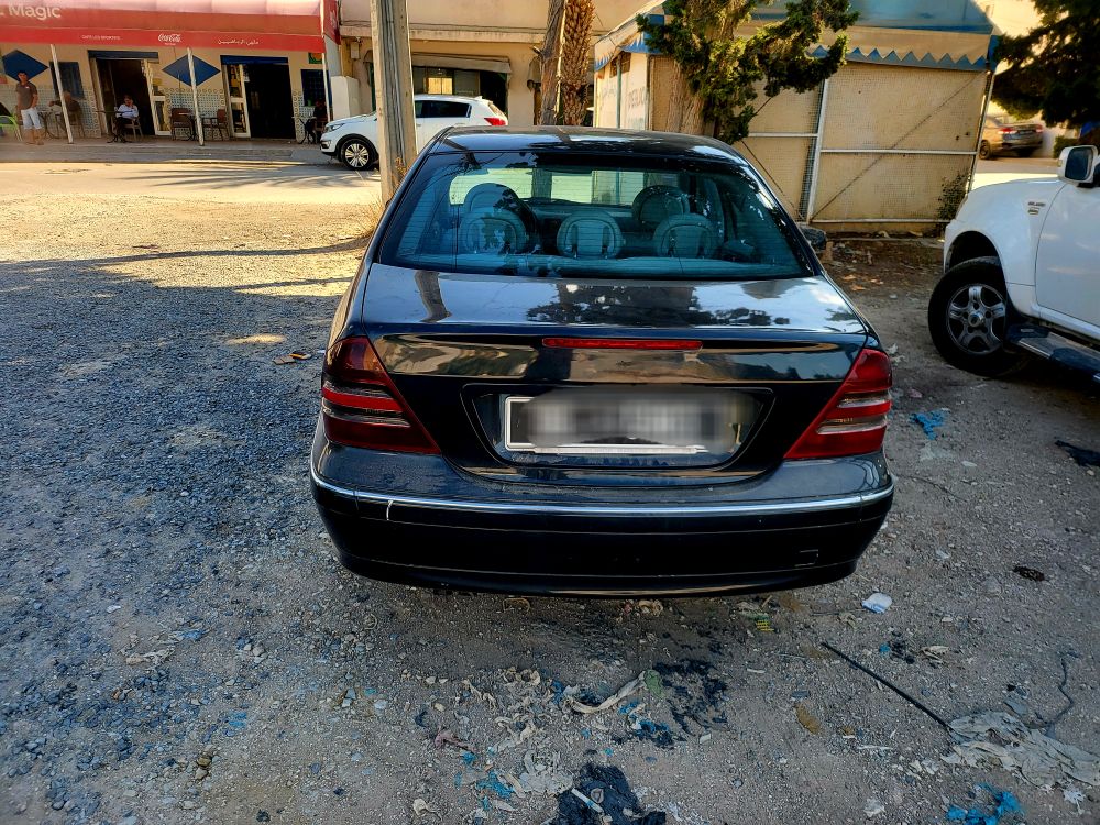 Mercedes C - Tunisie