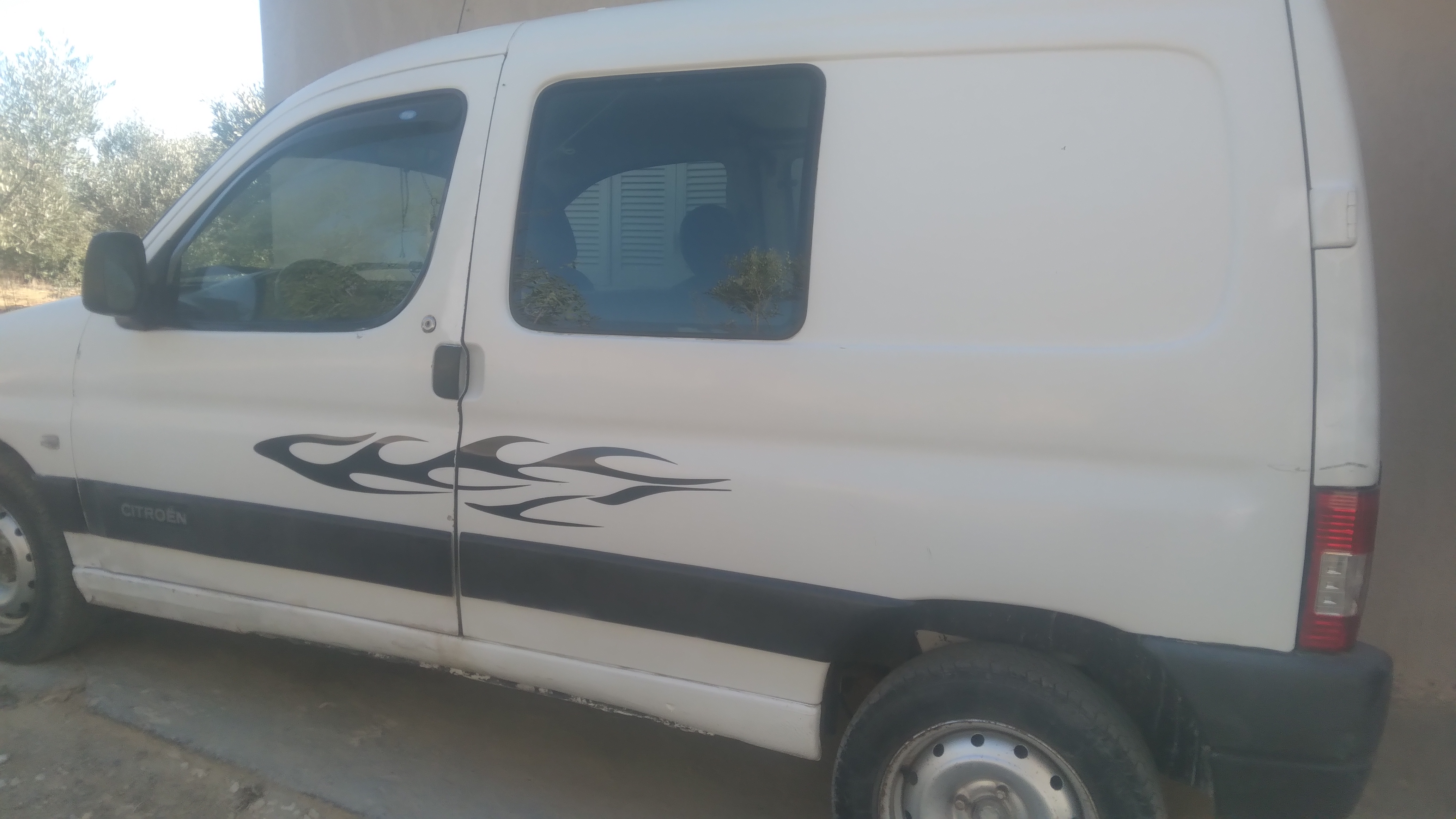 Ghar El Melh Bajou Autre Marque Autre Modle Partner blanc