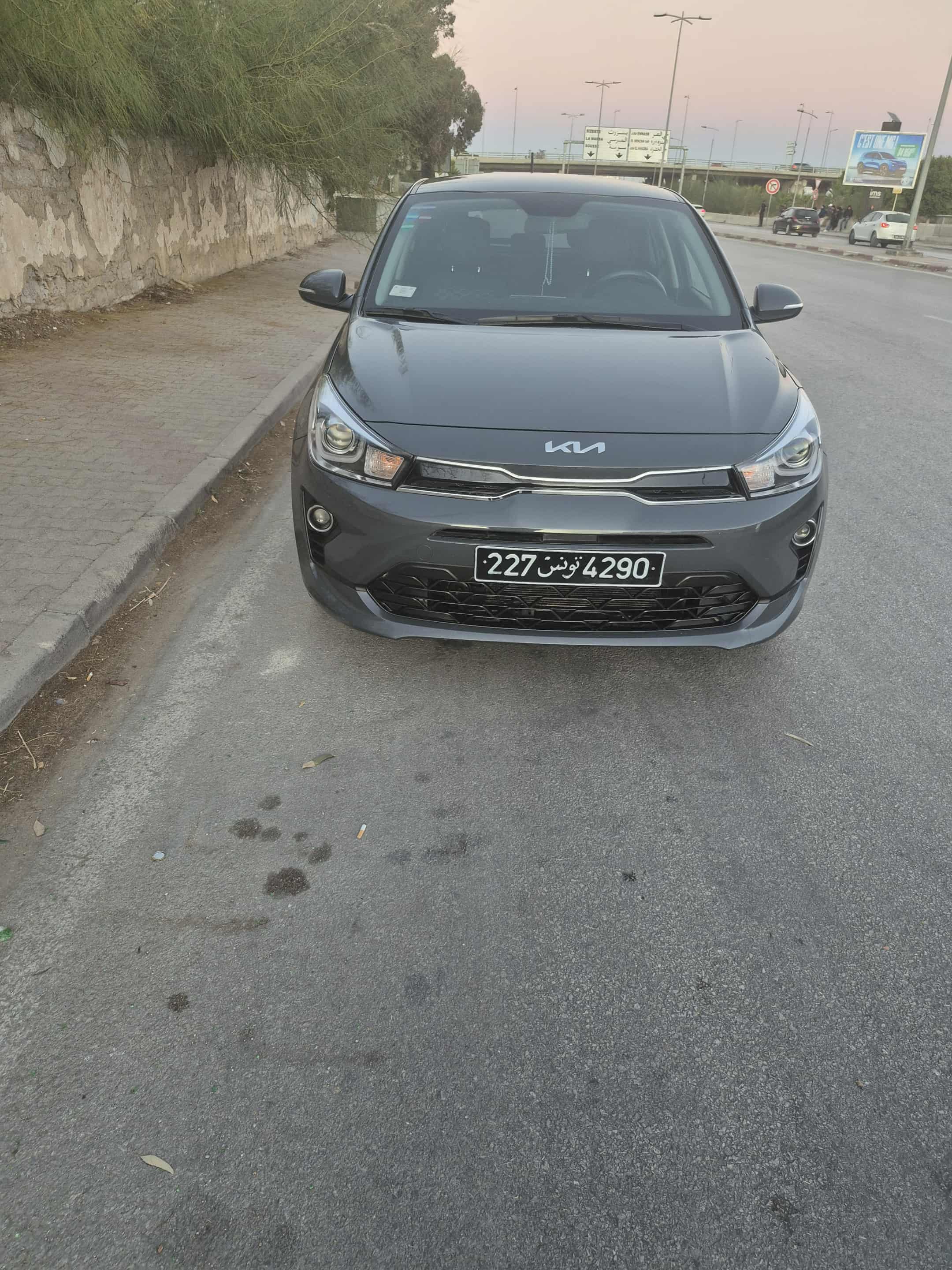 La Soukra Borj Louzir Kia Rio Occasion  ne pas rater kia rio prestige