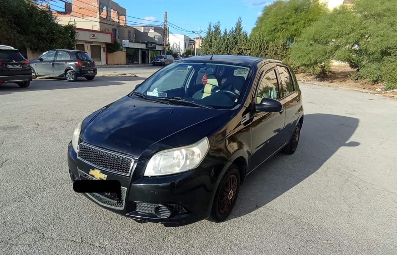 Ariana Ville El Menzah 5 Chevrolet Aveo Voiture en bon tat