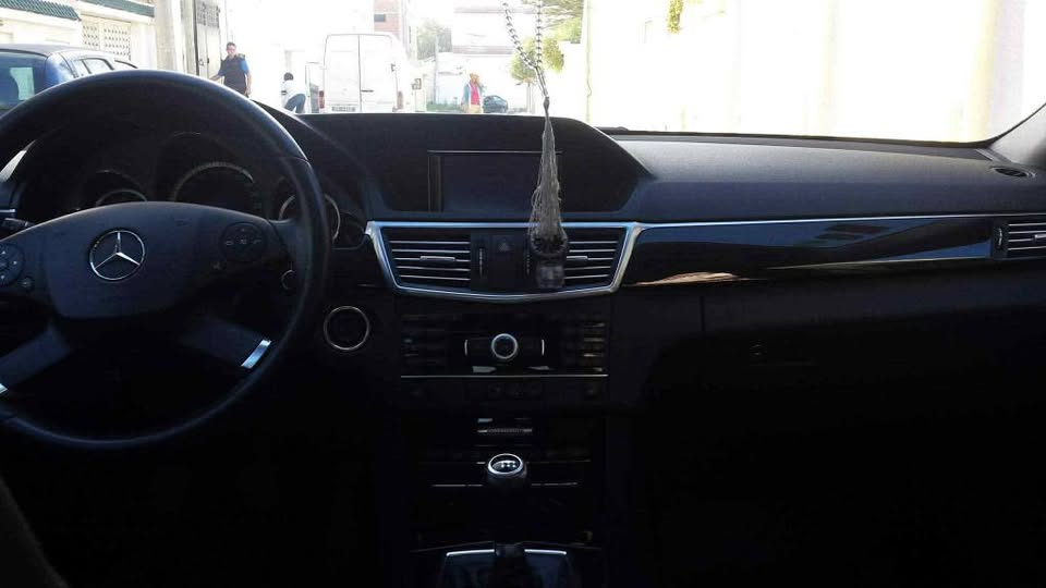 Ariana Ville El Menzah 5 Mercedes E Mercedes benz e200 diesel 2012