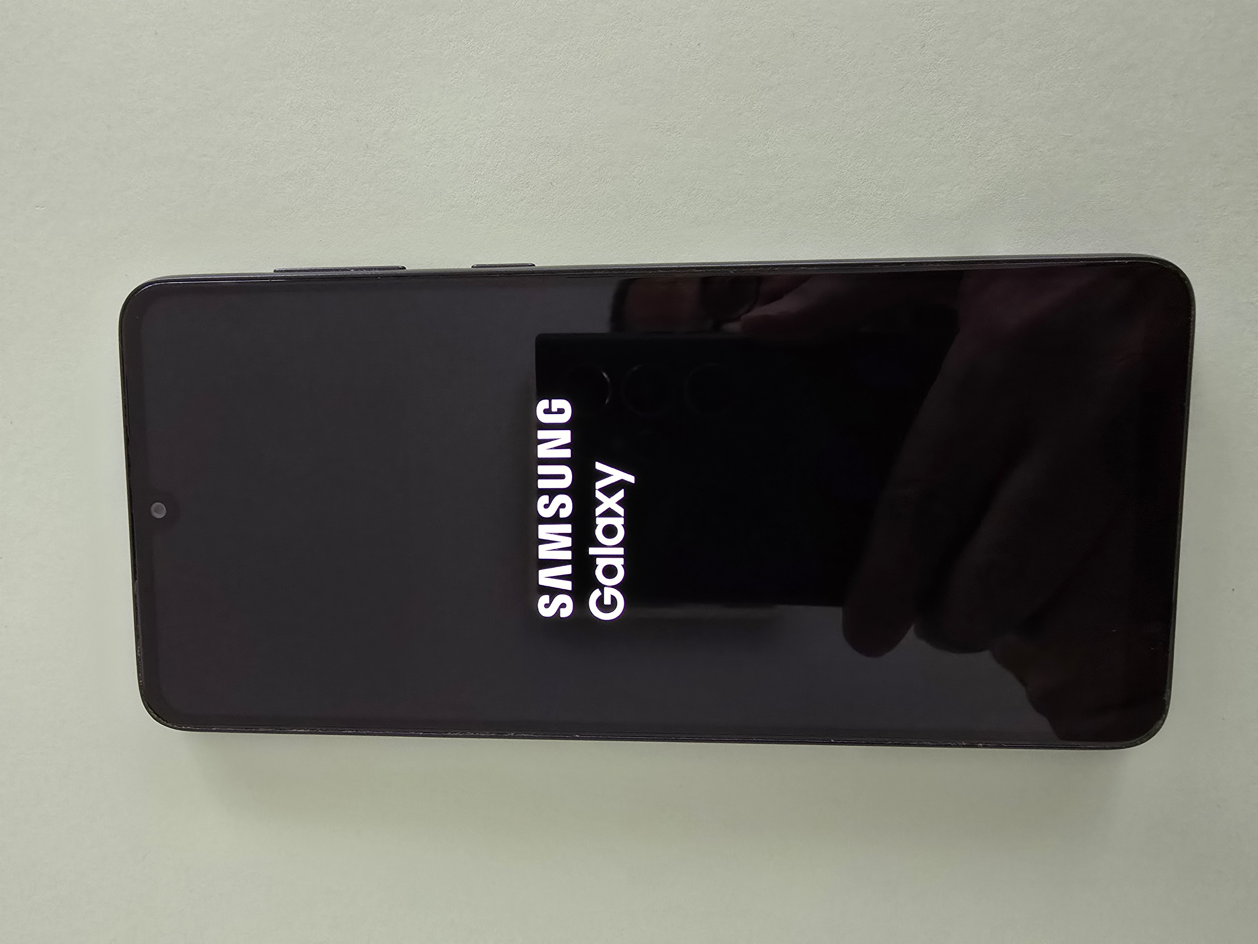 El Menzah&nbsp;Cite El Mahrajene&nbsp;Samsung &nbsp;Autre Mod�le&nbsp;Sumsung a33 5g