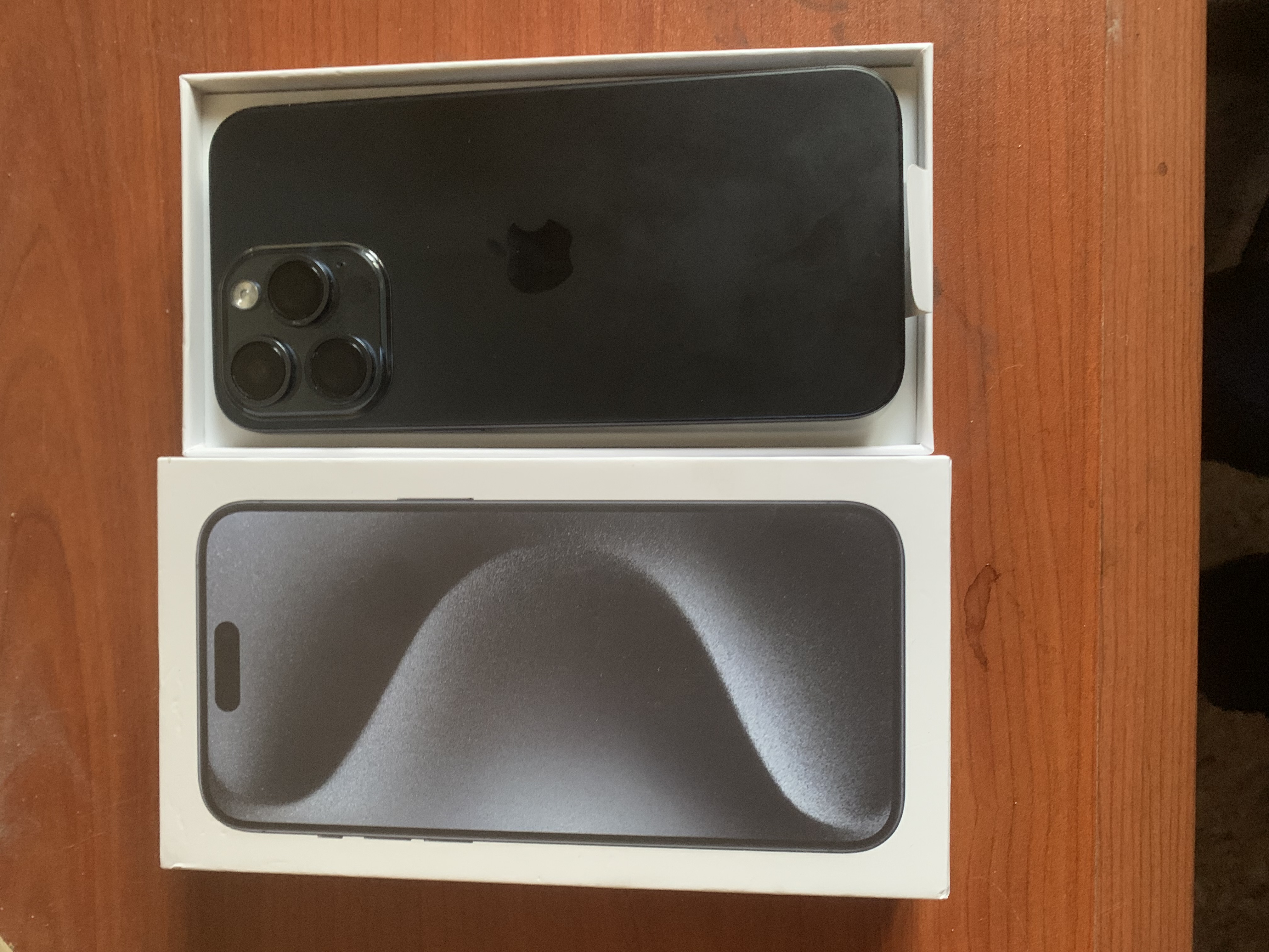 Le Bardo&nbsp;Le Bardo&nbsp;Apple - iPhone&nbsp;Autre Mod�le&nbsp;Iphone 15 pro max copie neuf cach�te