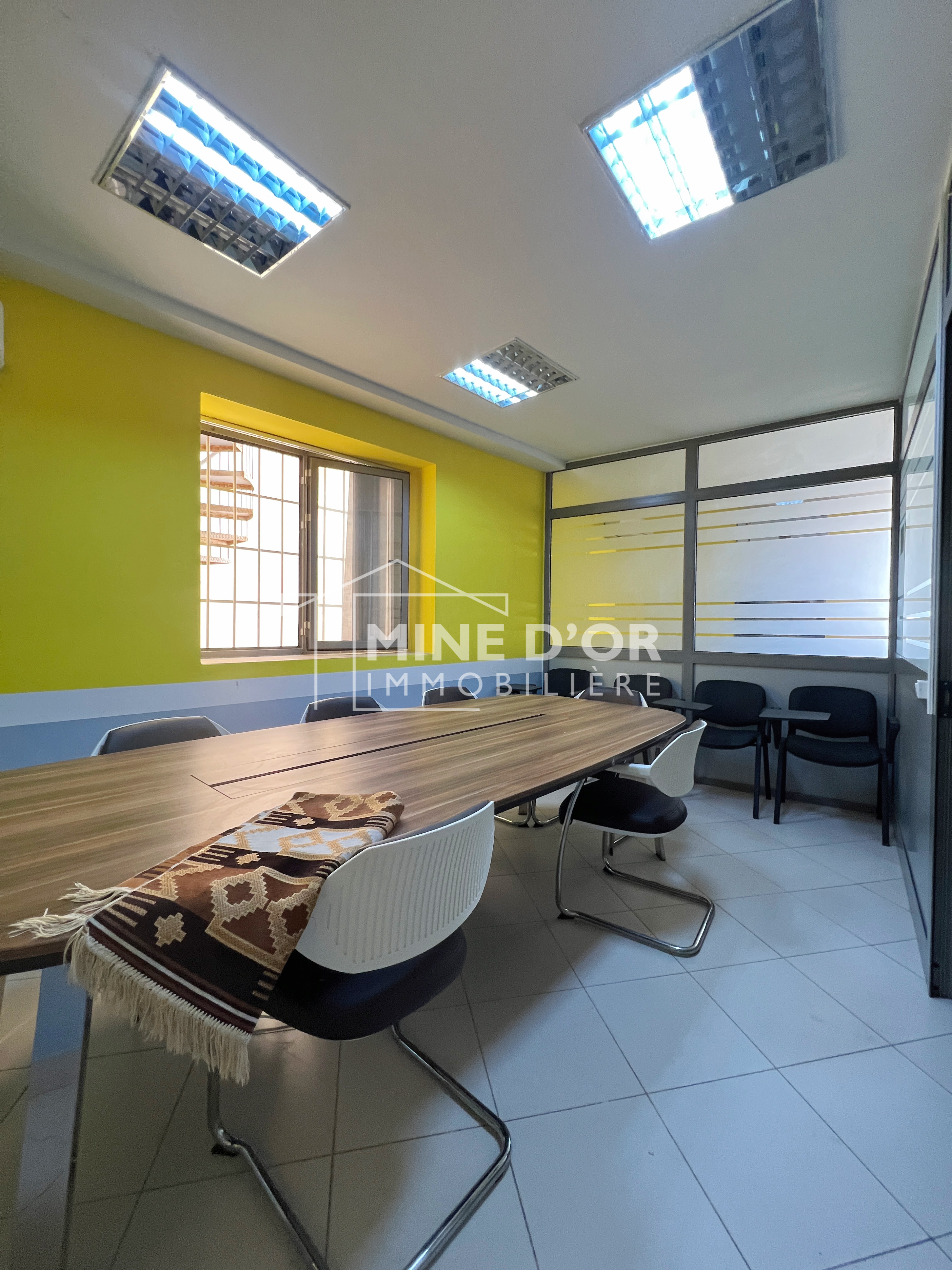 Cite El Khadra&nbsp;Zone urbaine nord&nbsp;Bureaux & Commerces&nbsp;Bureau&nbsp;Bureau 110 m av au centre urbain nord