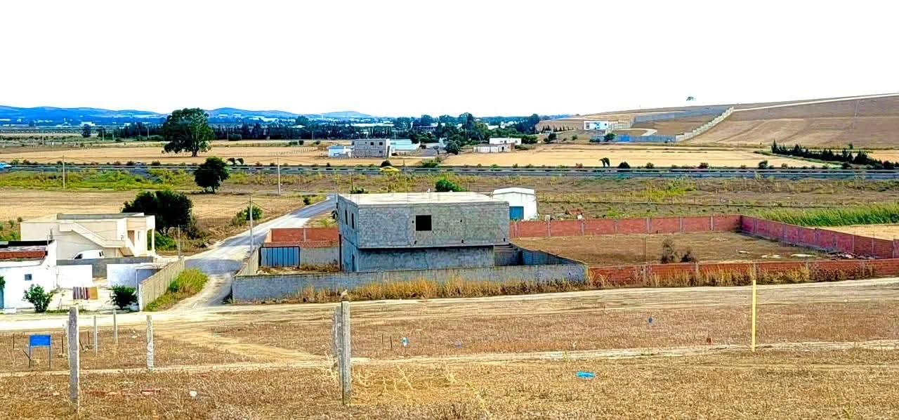 Sidi Thabet&nbsp;Sidi Thabet&nbsp;Terrain&nbsp;Terrain nu&nbsp;Terrain a situ�e  a sidi thabet