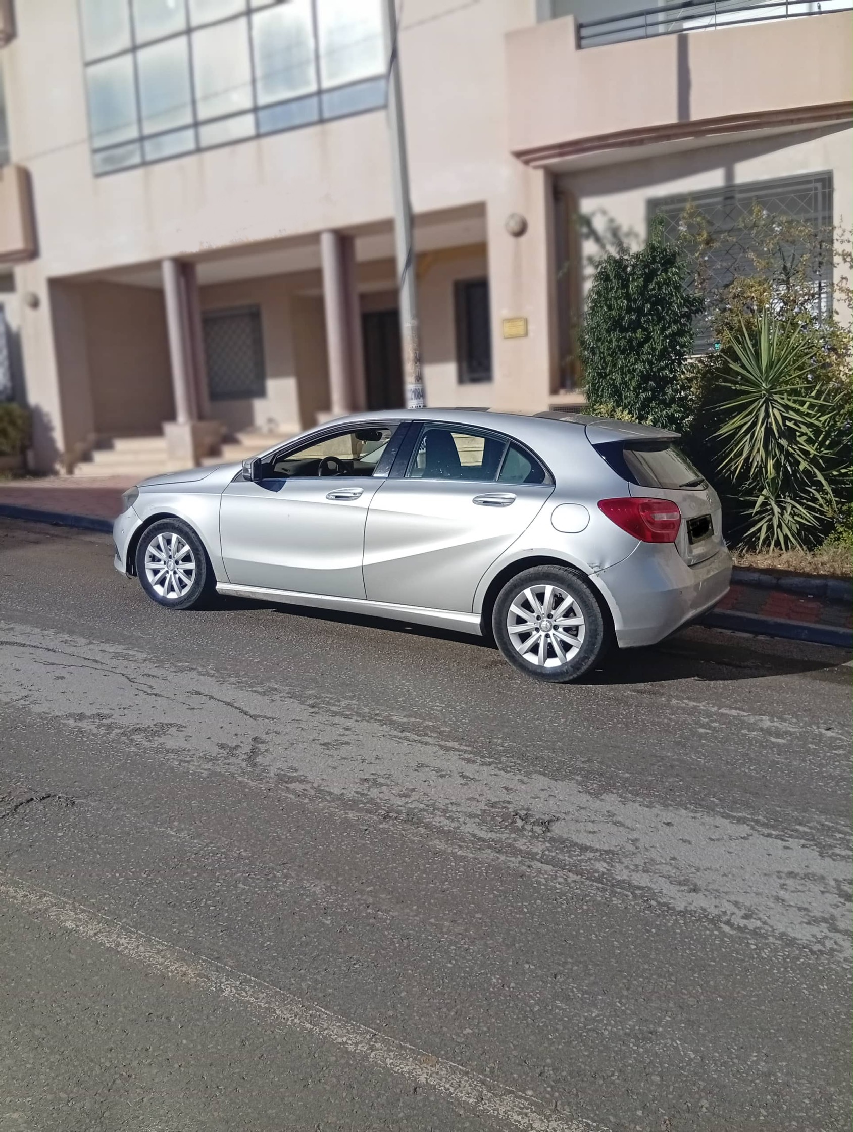 Ariana Ville&nbsp;Cite Ennasr 2&nbsp;Mercedes&nbsp;A&nbsp;Mercedes a180