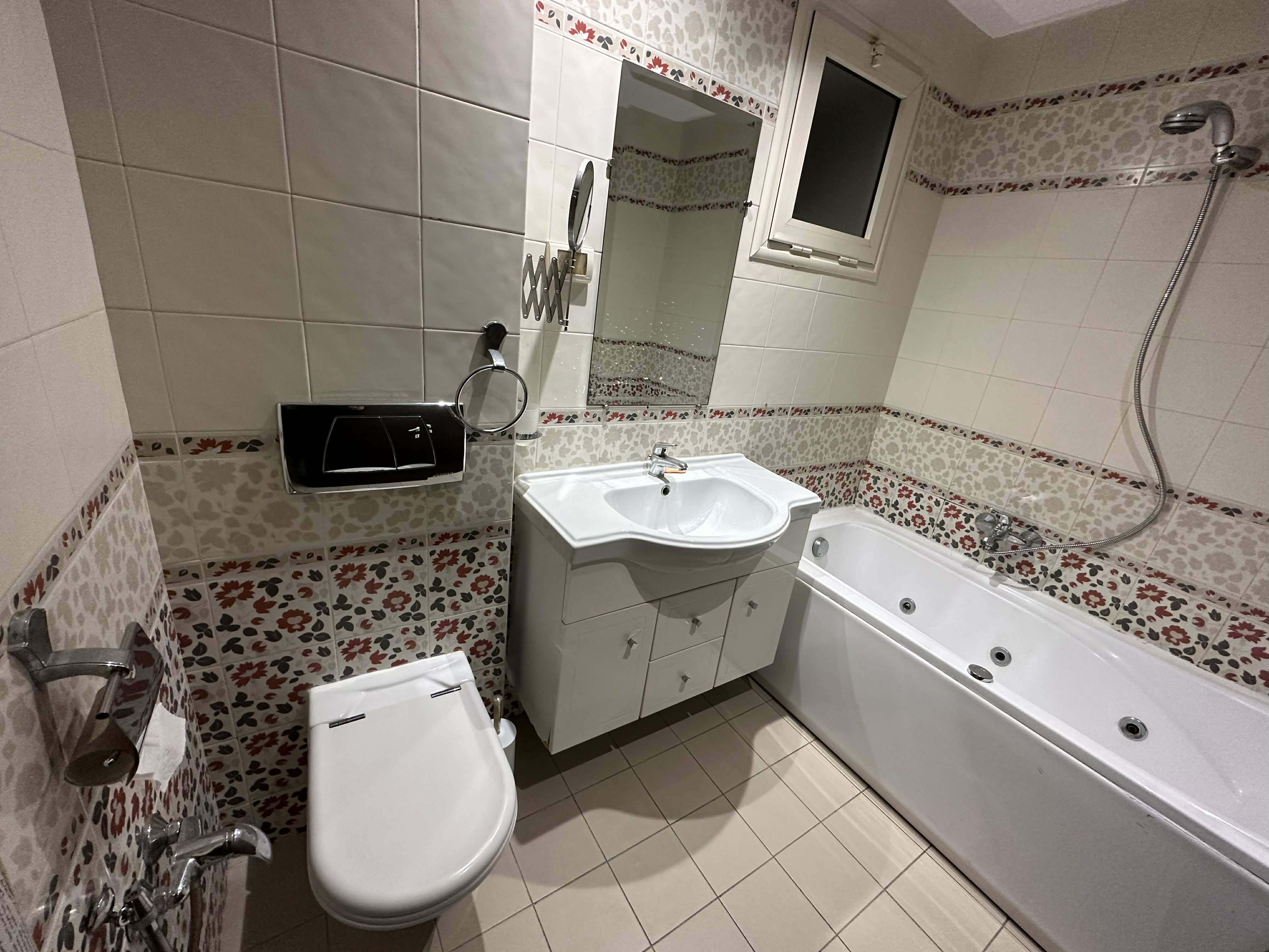 Ariana Ville&nbsp;Cite Ennasr 2&nbsp;Location&nbsp;Appart. 3 pi�ces&nbsp;Appart s2 avec une terrasse � ennasr 2