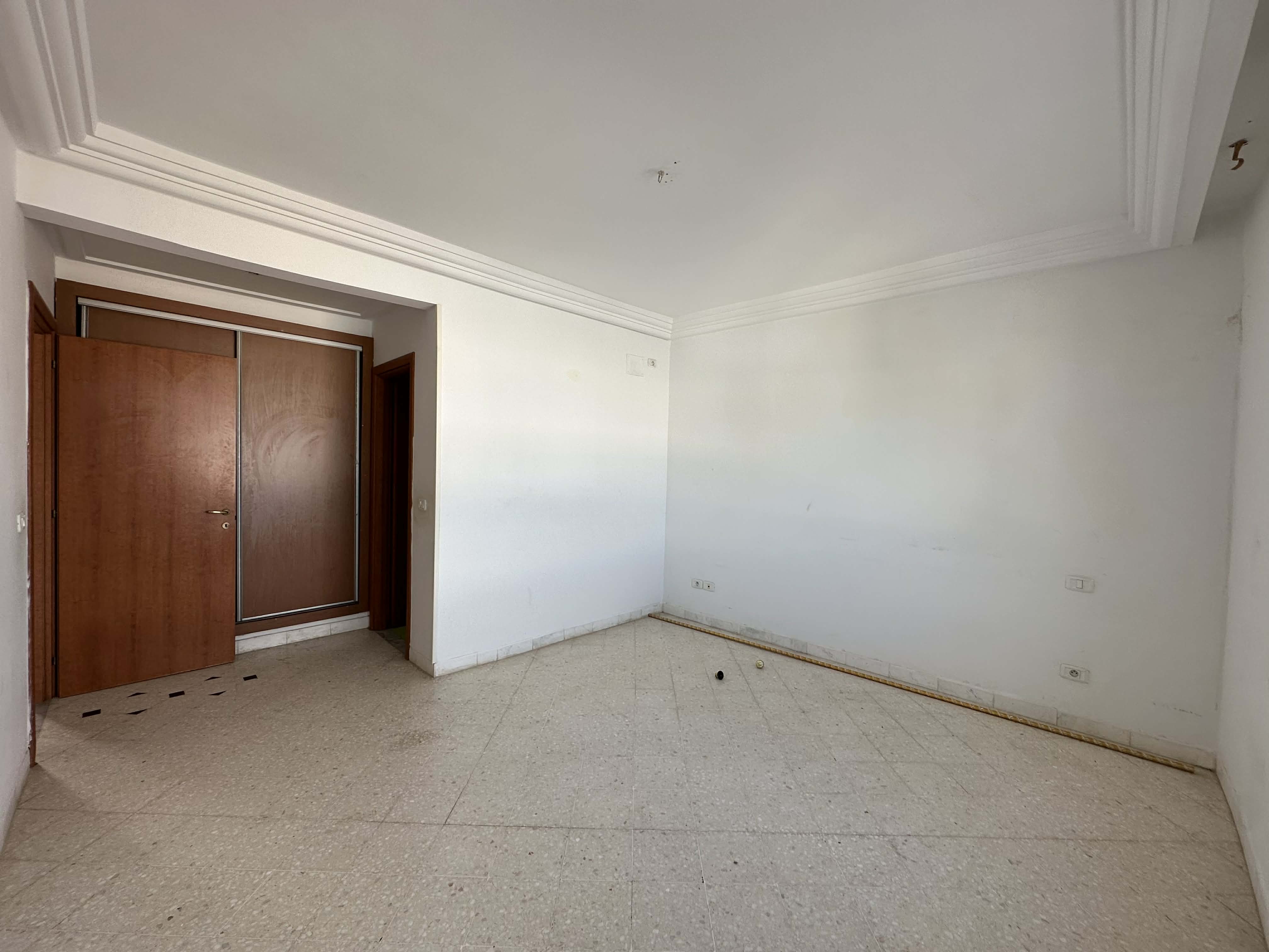 Ariana Ville&nbsp;Cite Ennasr 2&nbsp;Location&nbsp;Appart. 5 pi�ces+&nbsp;Appart s4 spacieux � ennasr 2