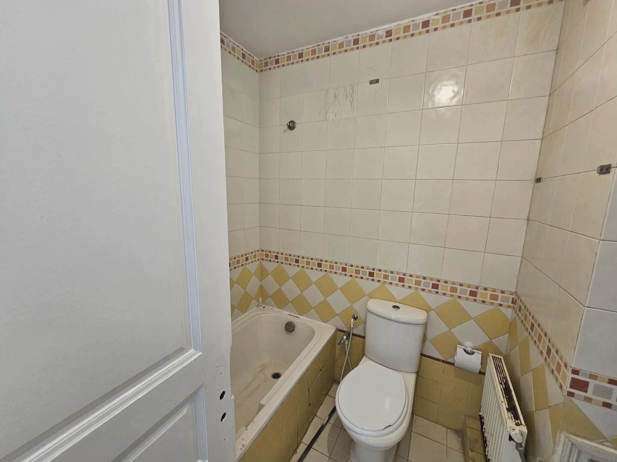 Ariana Ville&nbsp;Riadh Landlous&nbsp;Vente&nbsp;Appart. 3 pi�ces&nbsp;S2 245 md riadh el andalous