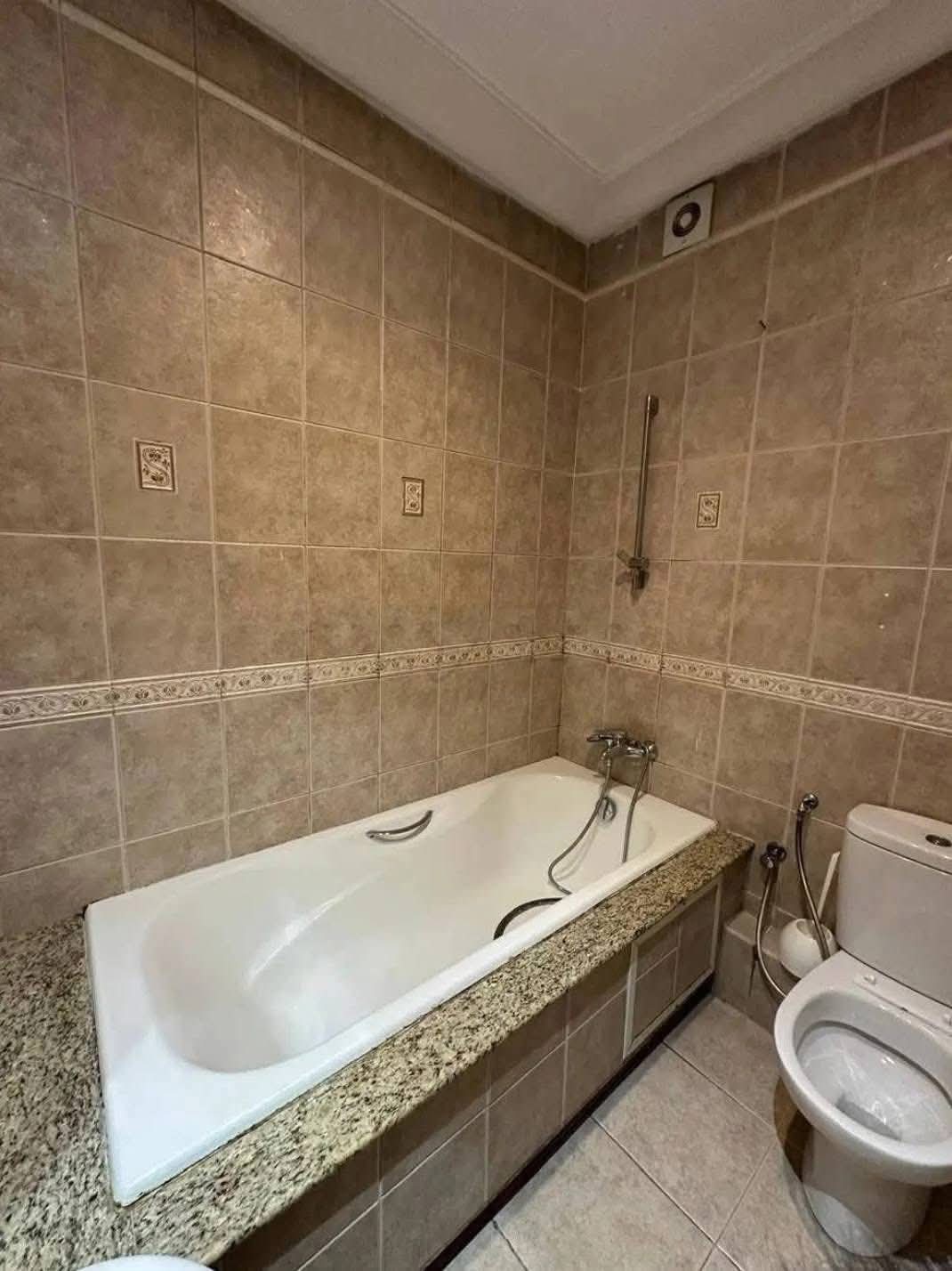 Ariana Ville&nbsp;Cite Ennasr 2&nbsp;Location&nbsp;Appart. 3 pi�ces&nbsp;S2 1200 d ennasr 2