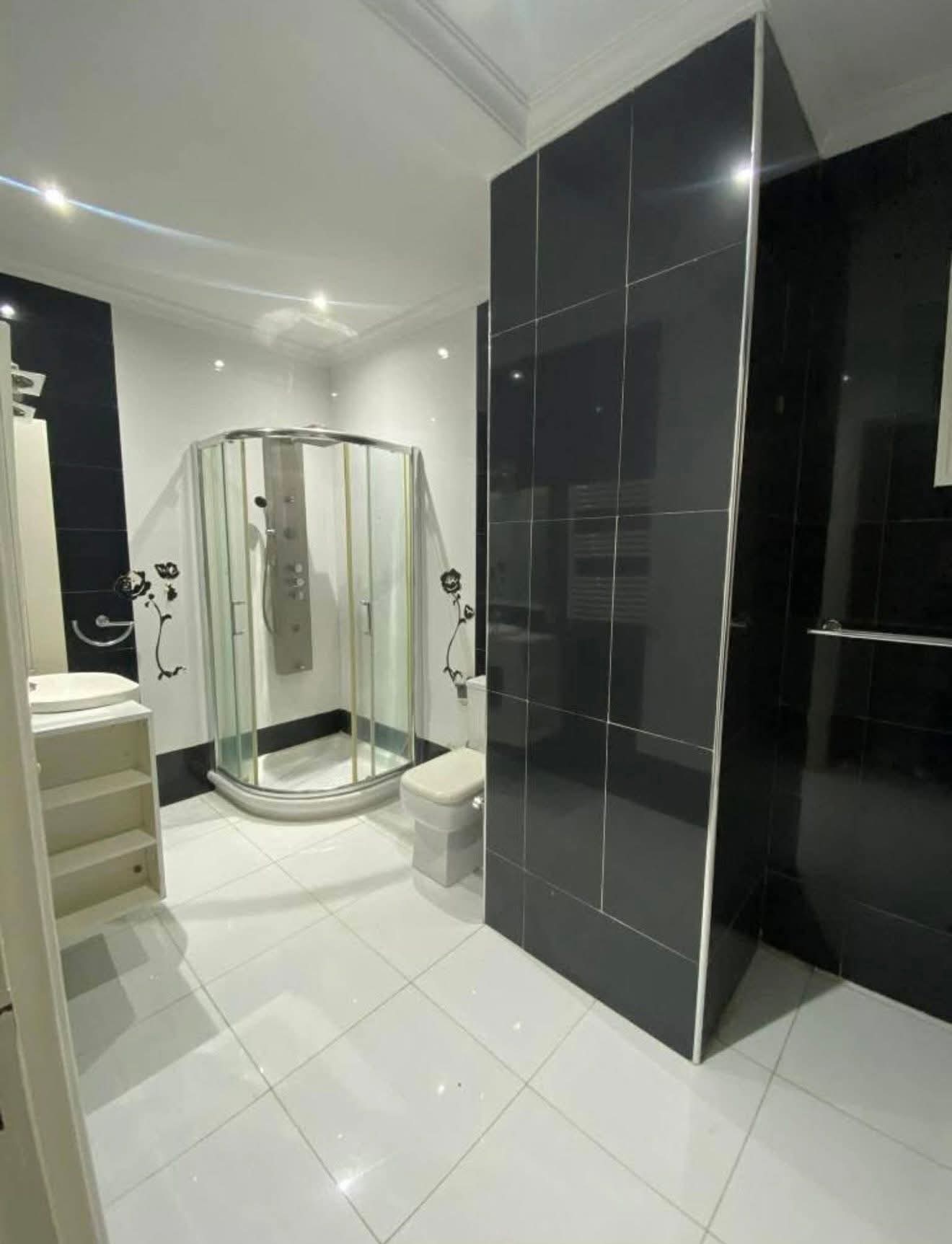 Ariana Ville&nbsp;El Menzah 7&nbsp;Location&nbsp;Appart. 4 pi�ces&nbsp;S3 1600d menzah 7bis