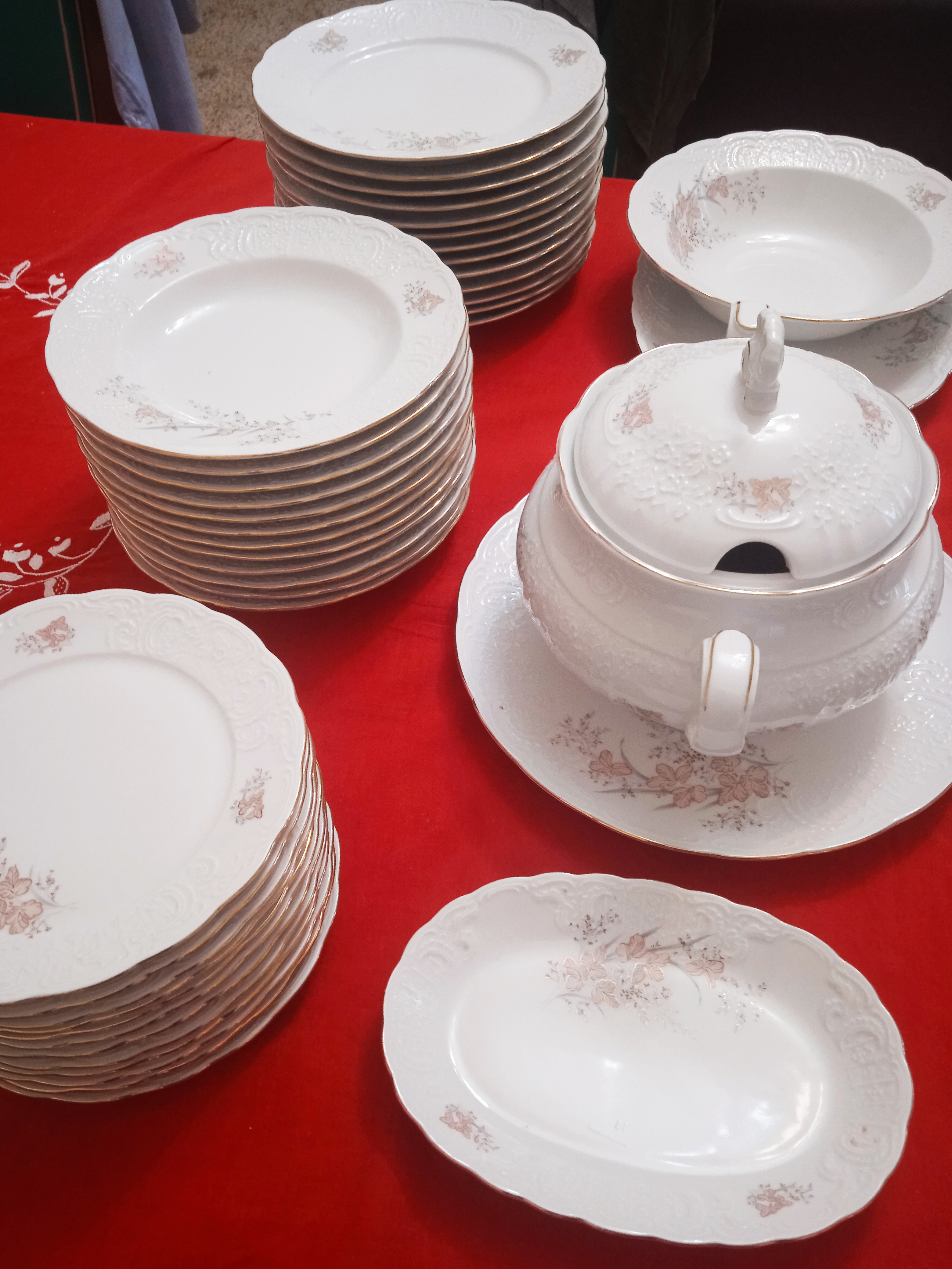 Sidi El Bechir&nbsp;Monfleury&nbsp;Yaourti�re, sorbeti�re .&nbsp;Autre&nbsp;Deux services de table et poissons