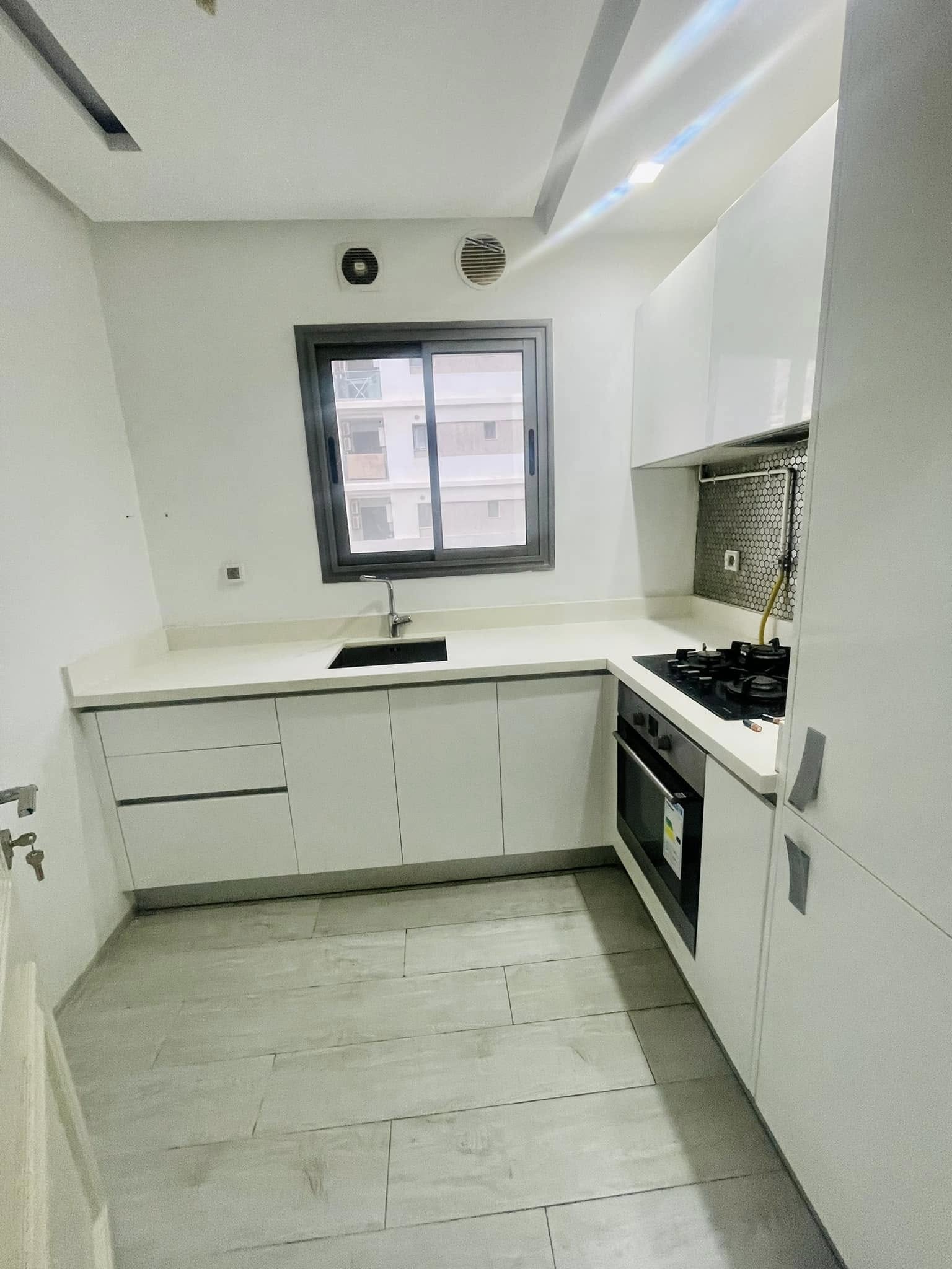 El Menzah&nbsp;El Menzah 9&nbsp;Location&nbsp;Appart. 2 pi�ces&nbsp;S1  r�sidence h�telier avec piscine