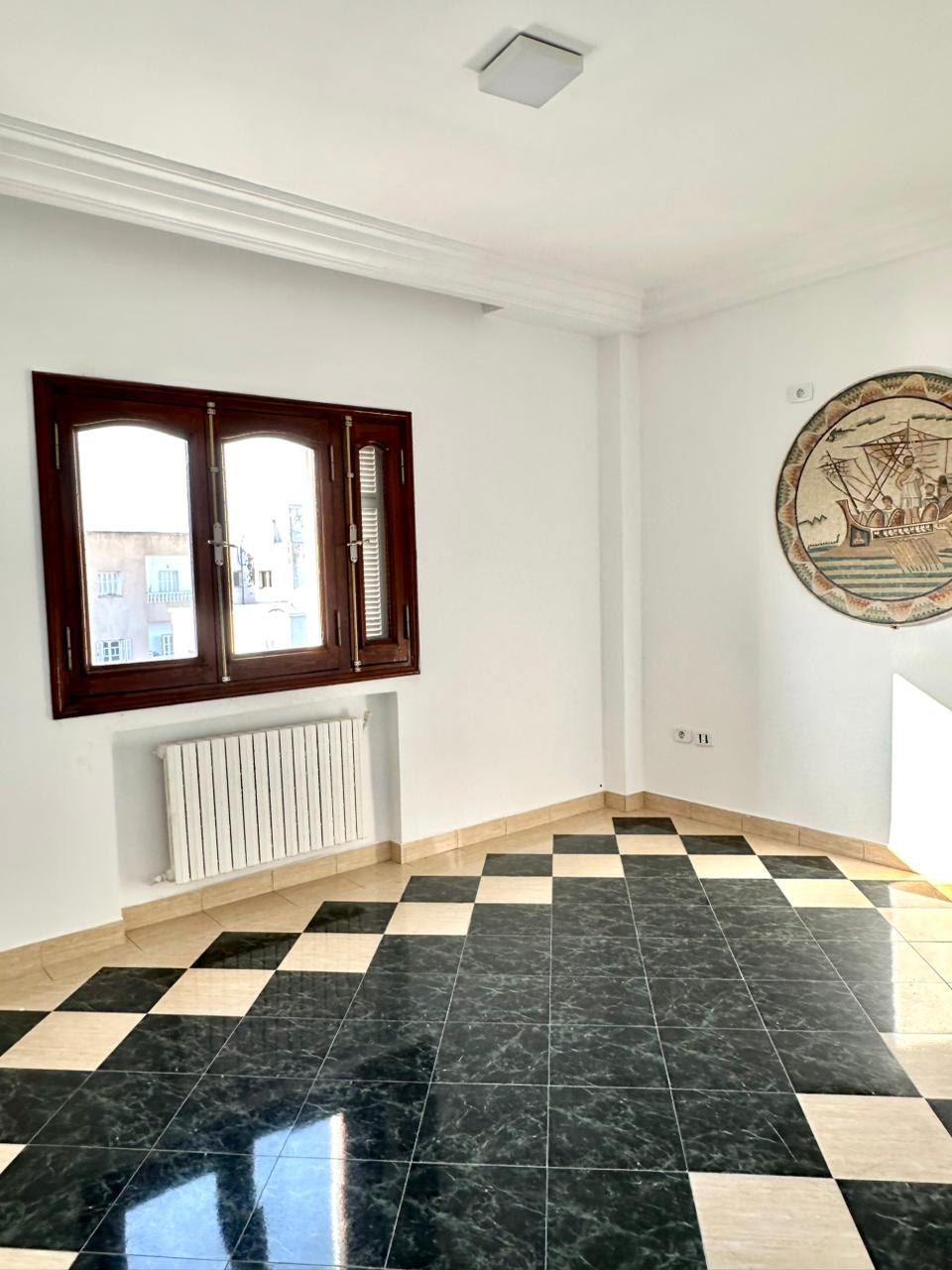 El Menzah&nbsp;Tunis Belvedere&nbsp;Location&nbsp;Appart. 4 pi�ces&nbsp;Etage de villa s4 � alain savary usage bureautique