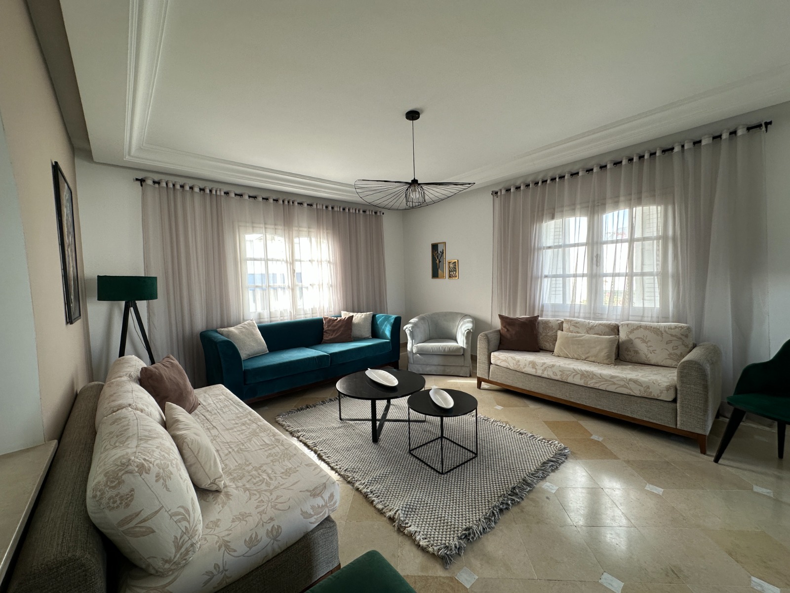 La Marsa&nbsp;Marsa Ennassim&nbsp;Location&nbsp;Appart. 4 pi�ces&nbsp;�tage de villa s3 � la marsa