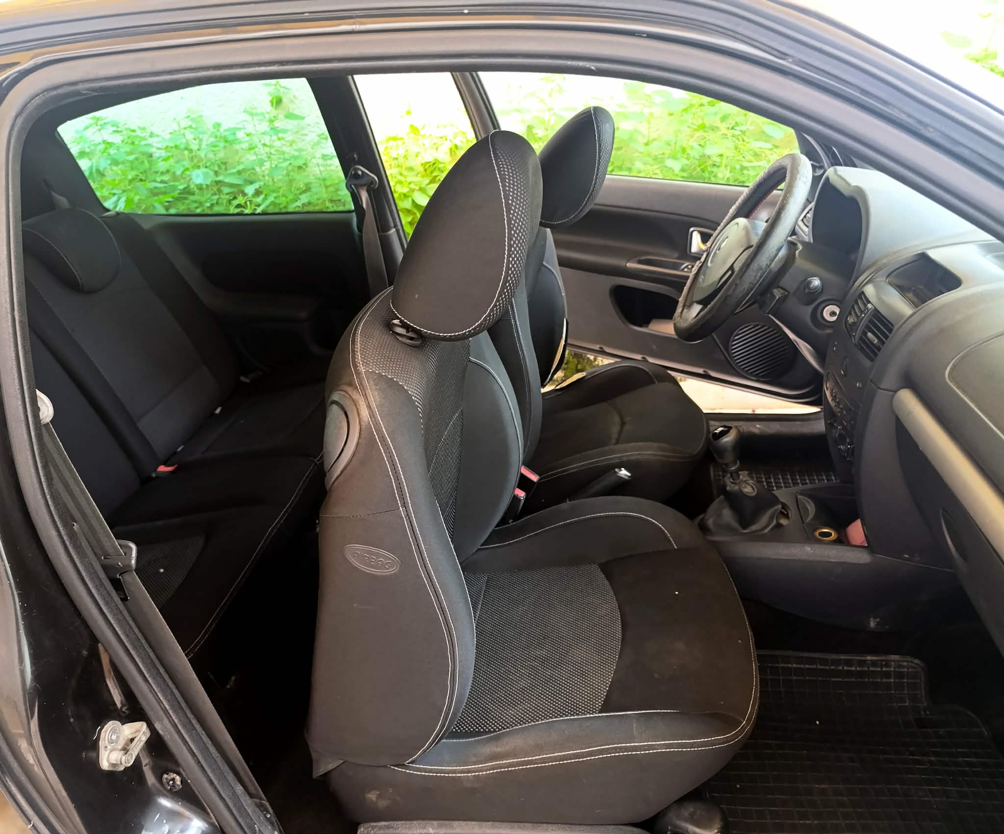 Le Bardo&nbsp;Khaznadar&nbsp;Renault&nbsp;Clio&nbsp;Renault clio campus 2008