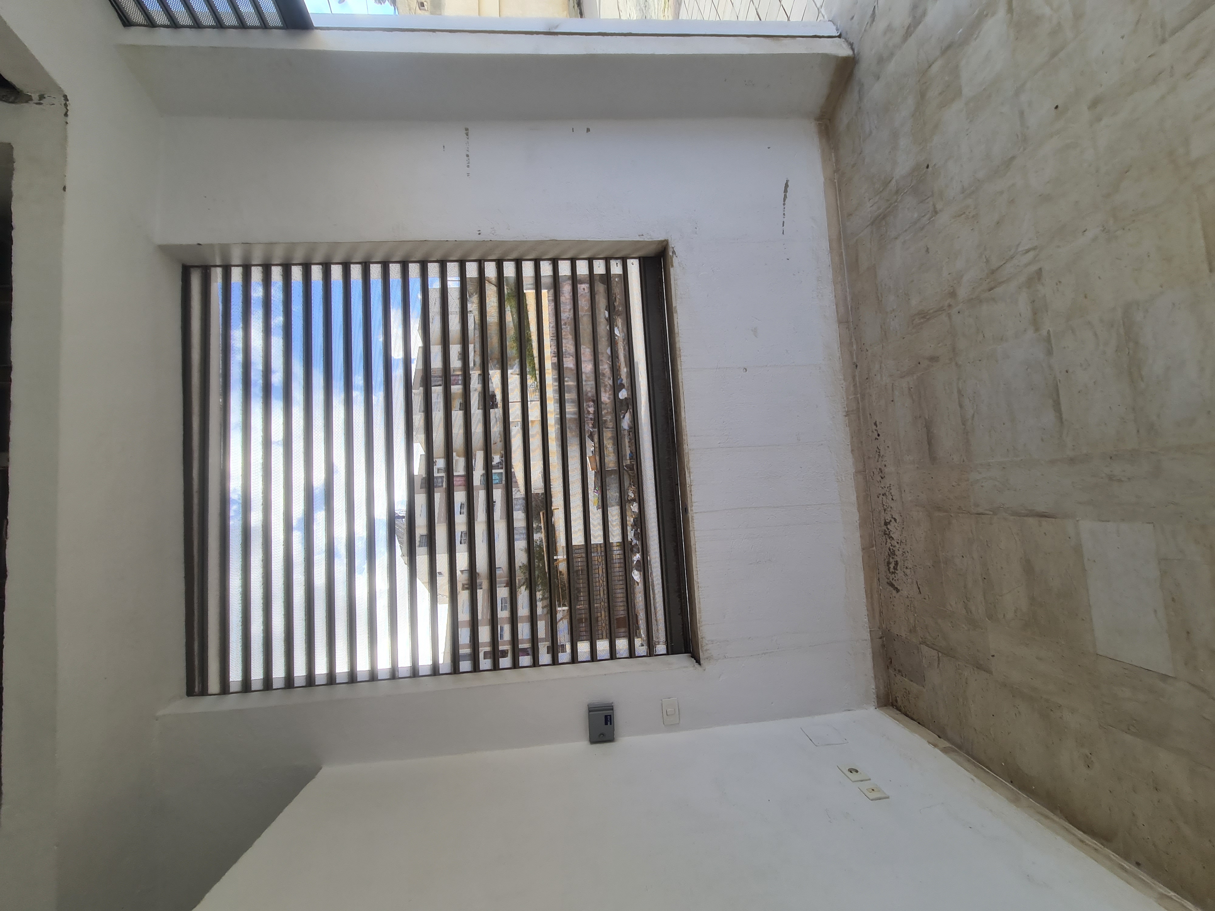 Le Bardo&nbsp;Le Bardo&nbsp;Bureaux & Commerces&nbsp;Surfaces&nbsp;Local dans une r�sidence