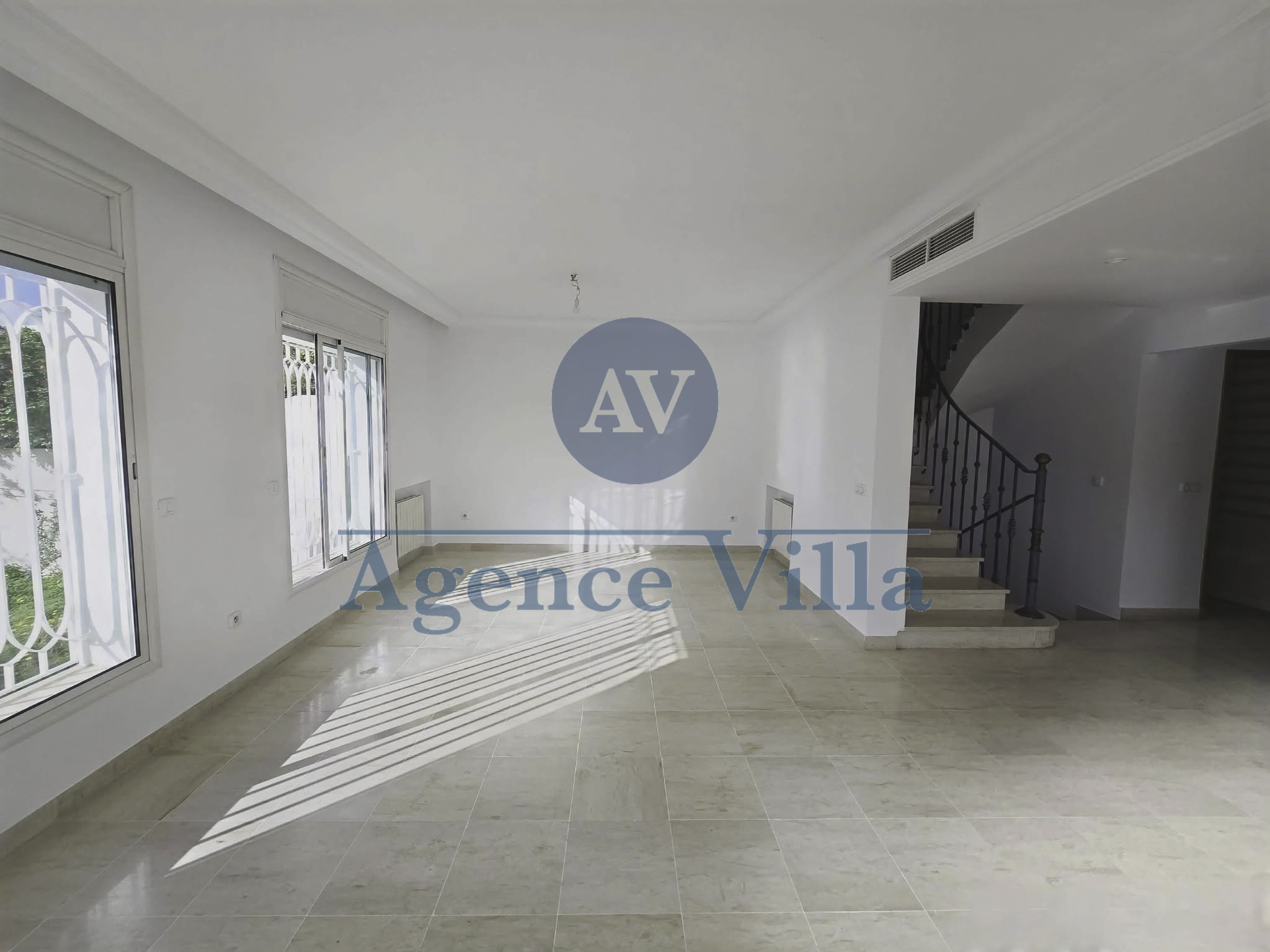 Ain Zaghouan&nbsp;Ain Zaghouan&nbsp;Location&nbsp;Duplex&nbsp;Duplex s4 a ain zaghouen