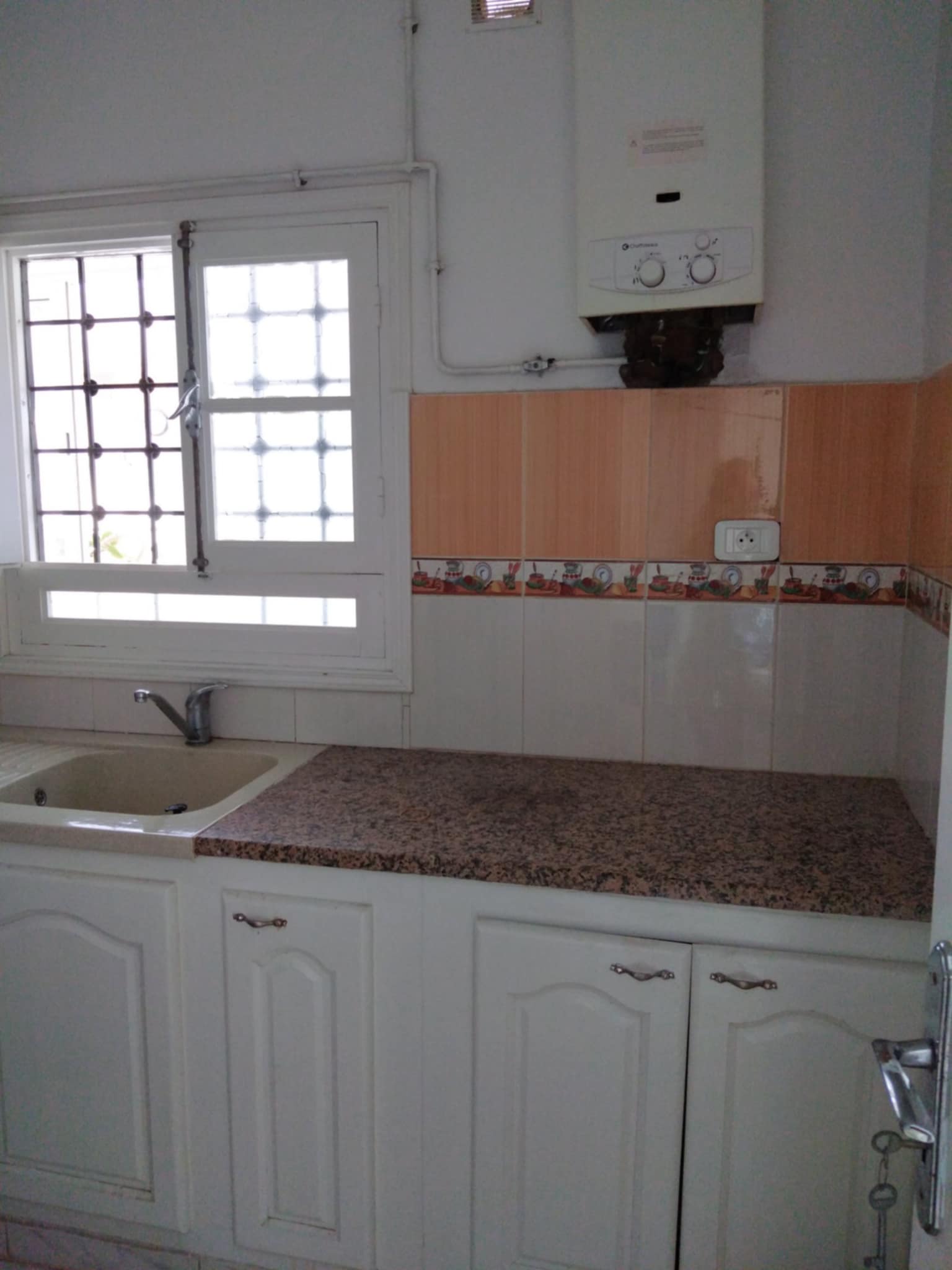 Mannouba&nbsp;La Mannouba&nbsp;Location&nbsp;Appart. 2 pi�ces&nbsp;Pour une jeune fille ou une femme sans enfants