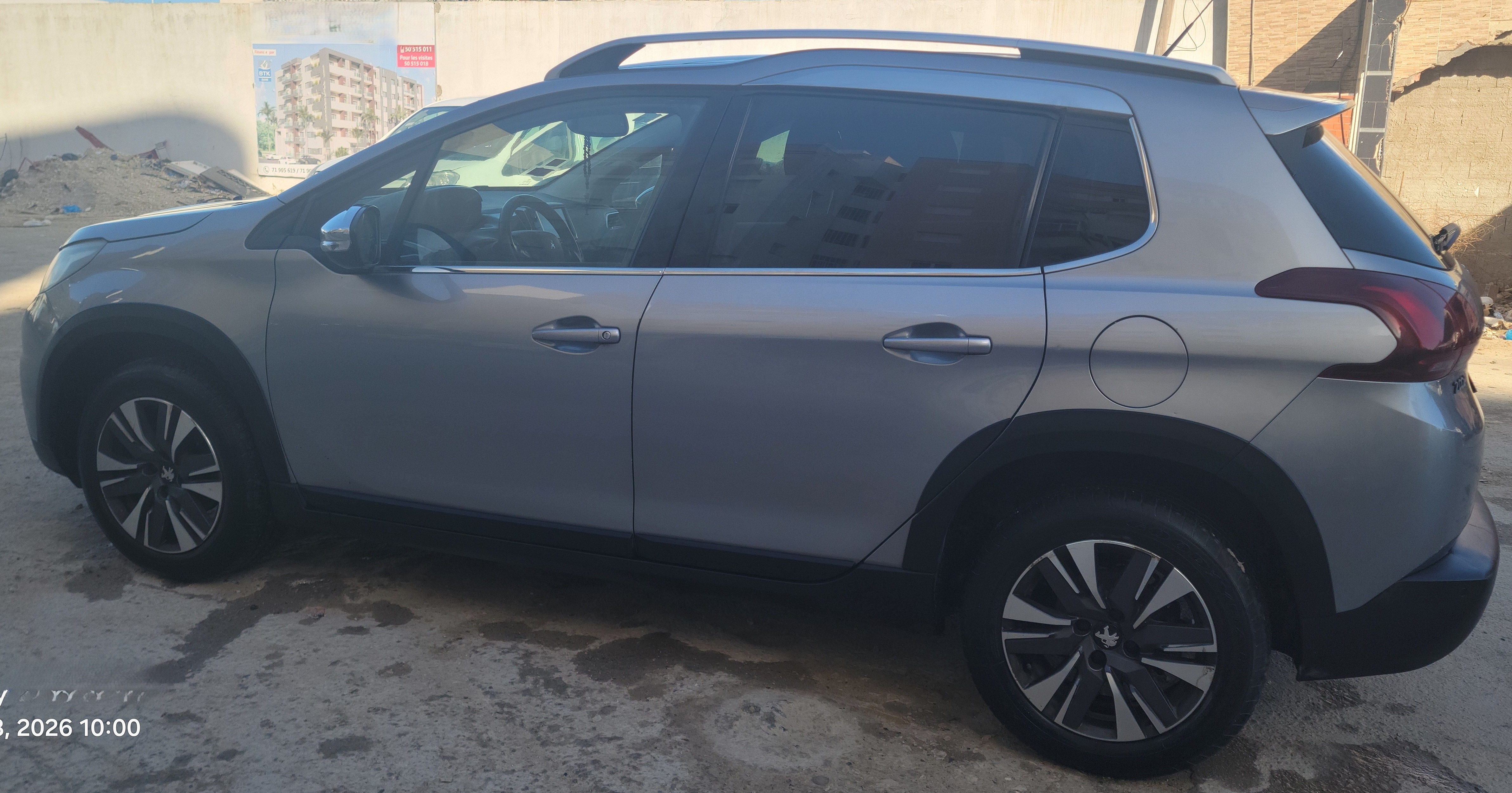 Ain Zaghouan&nbsp;Ain Zaghouan&nbsp;Peugeot&nbsp;Autre Mod�le&nbsp;Femme vend peugeot 2008 5cv toit cielo panoramique