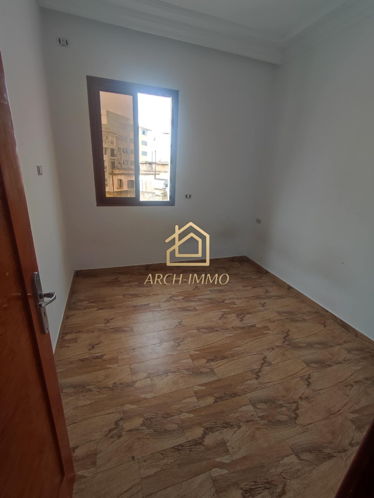 Bab Bhar&nbsp;Hedi Chaker&nbsp;Location&nbsp;Appart. 3 pi�ces&nbsp;Un s2 � hedi checker lafayette