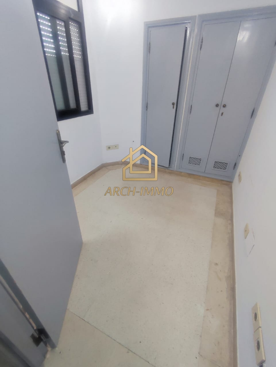 Bab Bhar&nbsp;Hedi Chaker&nbsp;Bureaux & Commerces&nbsp;Bureau&nbsp;Bureau h2 rue de liban lafayette