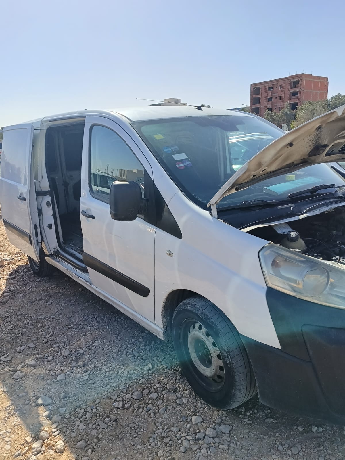 Tataouine Nord&nbsp;Cite Abbes&nbsp;Peugeot&nbsp;Expert&nbsp;Peugeot expert