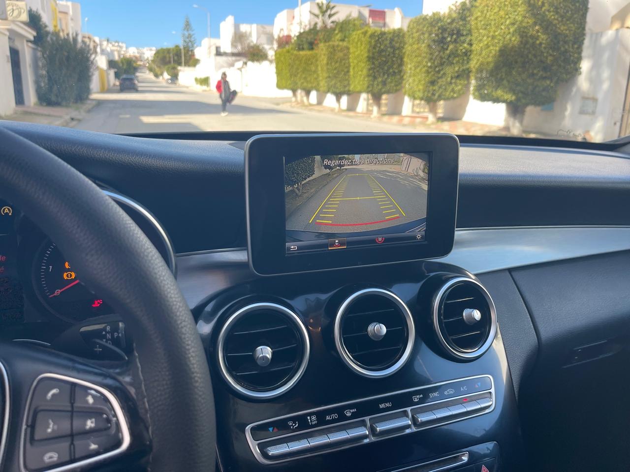 Ariana Ville&nbsp;Cite Ennasr 2&nbsp;Mercedes&nbsp;C&nbsp;Une belle voiture mercedes