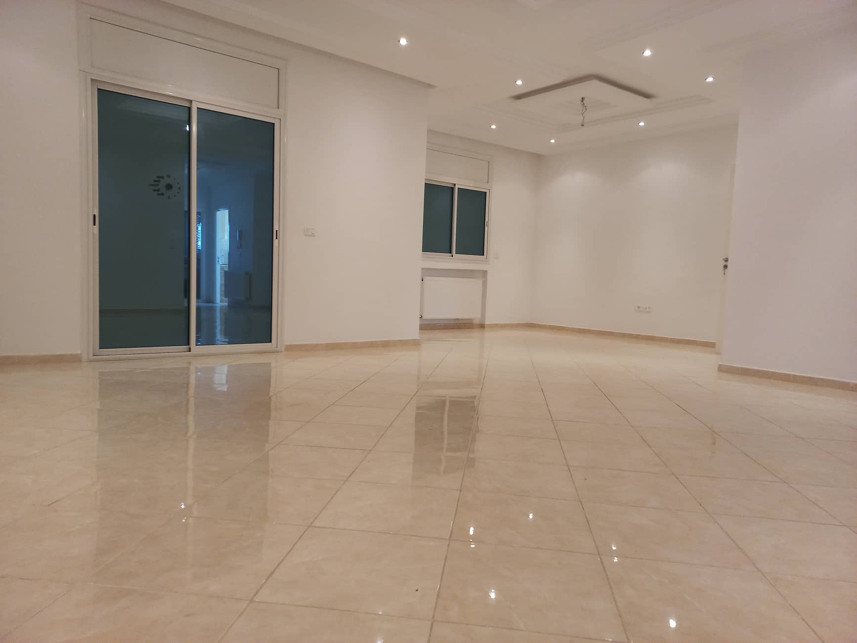 La Marsa&nbsp;El Aouina&nbsp;Location&nbsp;Appart. 3 pi�ces&nbsp;Spacieux s3 pr�s monoprix ain zaghouan nord