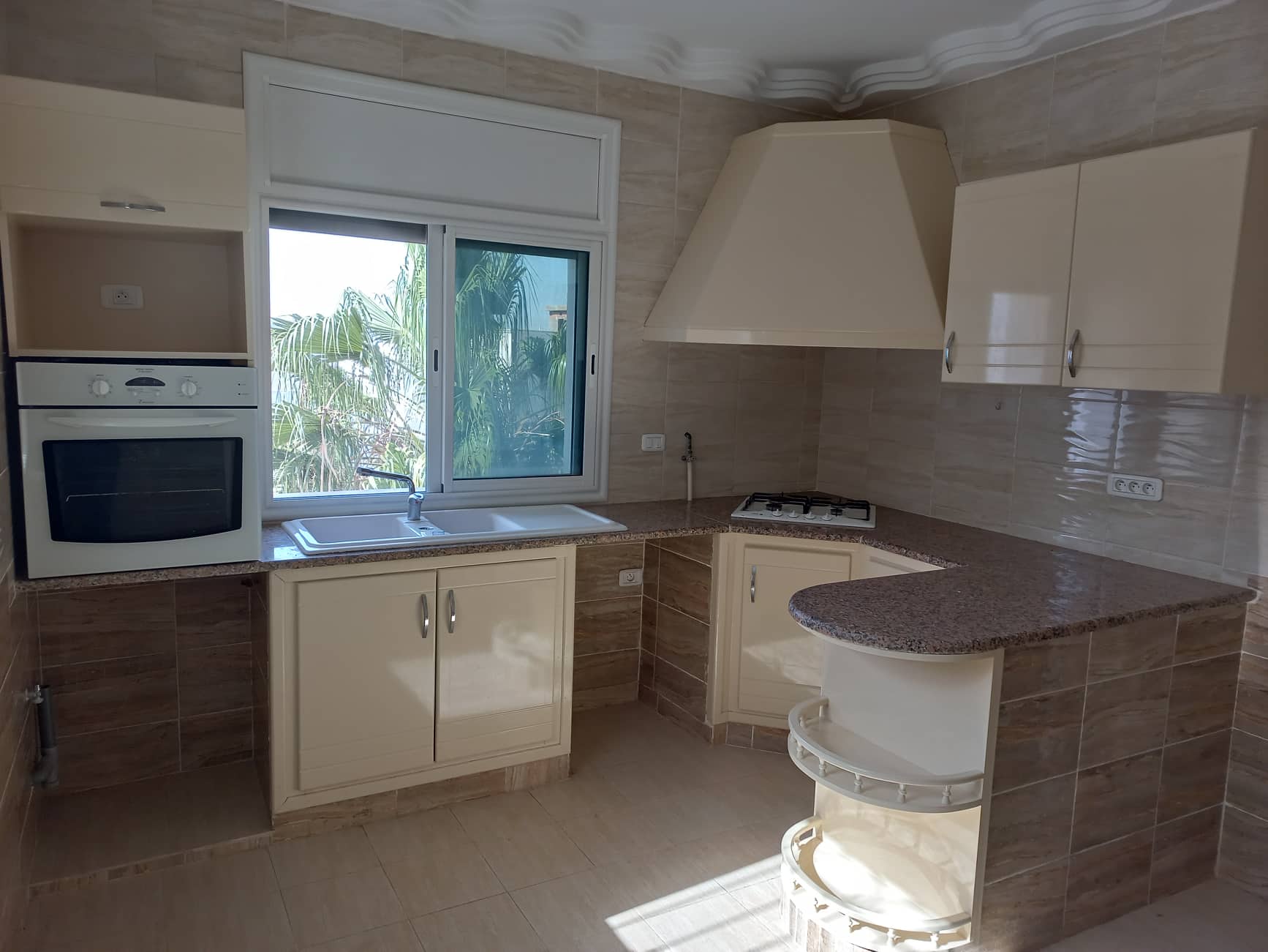 La Marsa&nbsp;El Aouina&nbsp;Location&nbsp;Appart. 3 pi�ces&nbsp;Spacieux s3 pr�s monoprix ain zaghouan nord