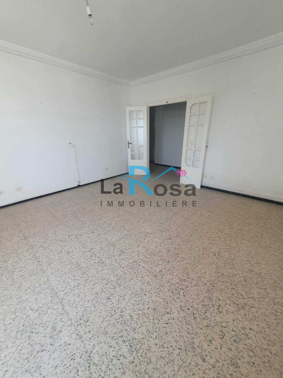 El Menzah&nbsp;El Manar 2&nbsp;Vente&nbsp;Appart. 4 pi�ces&nbsp;Un vaste appartement s3 � manar2