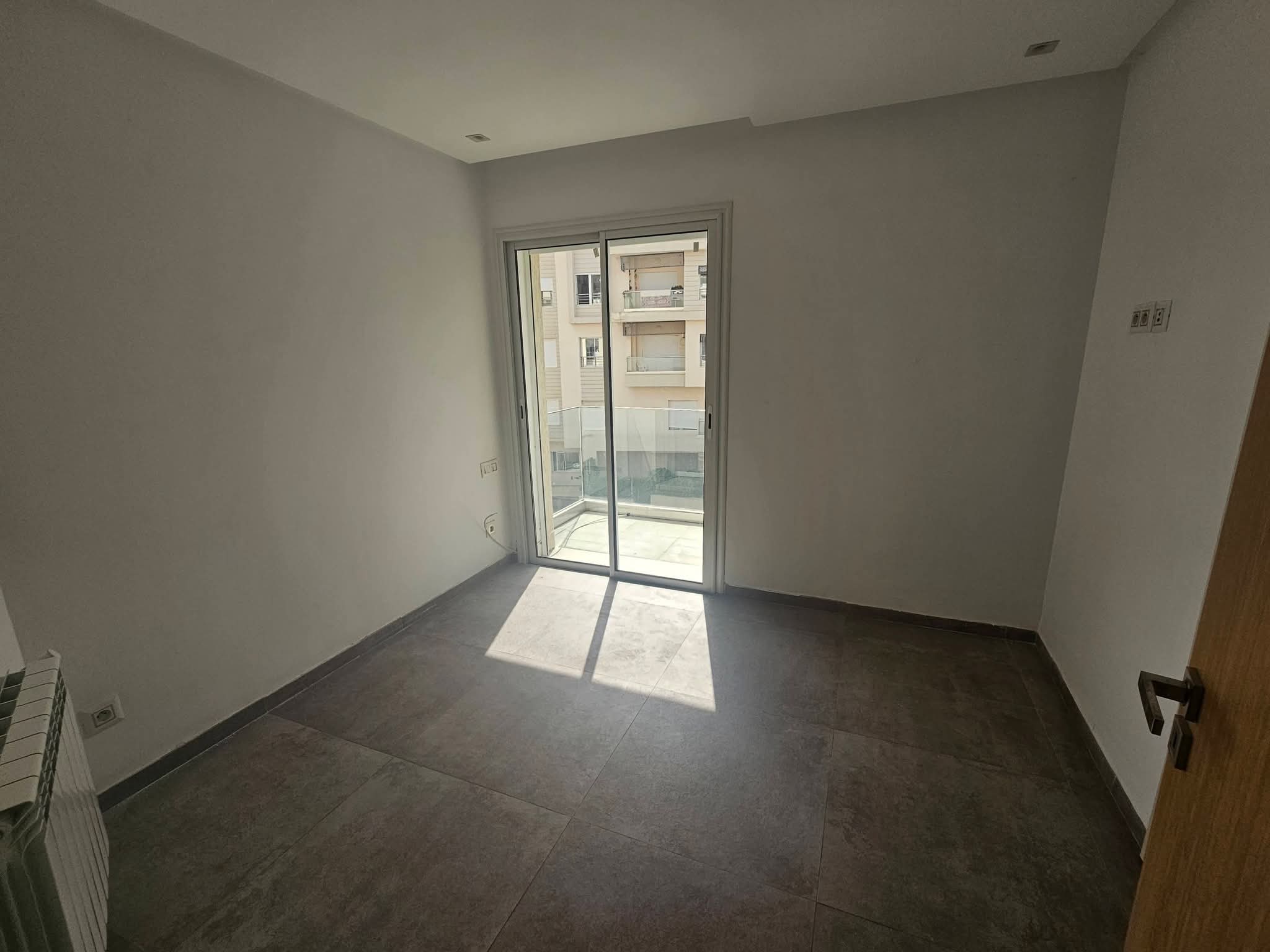 Ariana Ville&nbsp;Cite Ennasr 2&nbsp;Vente&nbsp;Appart. 2 pi�ces&nbsp;Pour investissement un  s1 de 225 md a ennasr 2