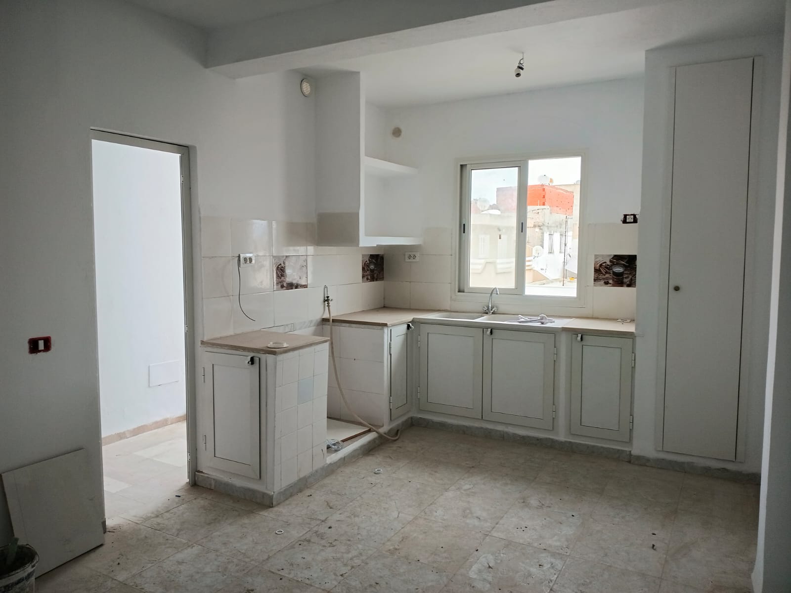 Nabeul&nbsp;Nabeul&nbsp;Location&nbsp;Appart. 5 pi�ces+&nbsp;Appartement  s4