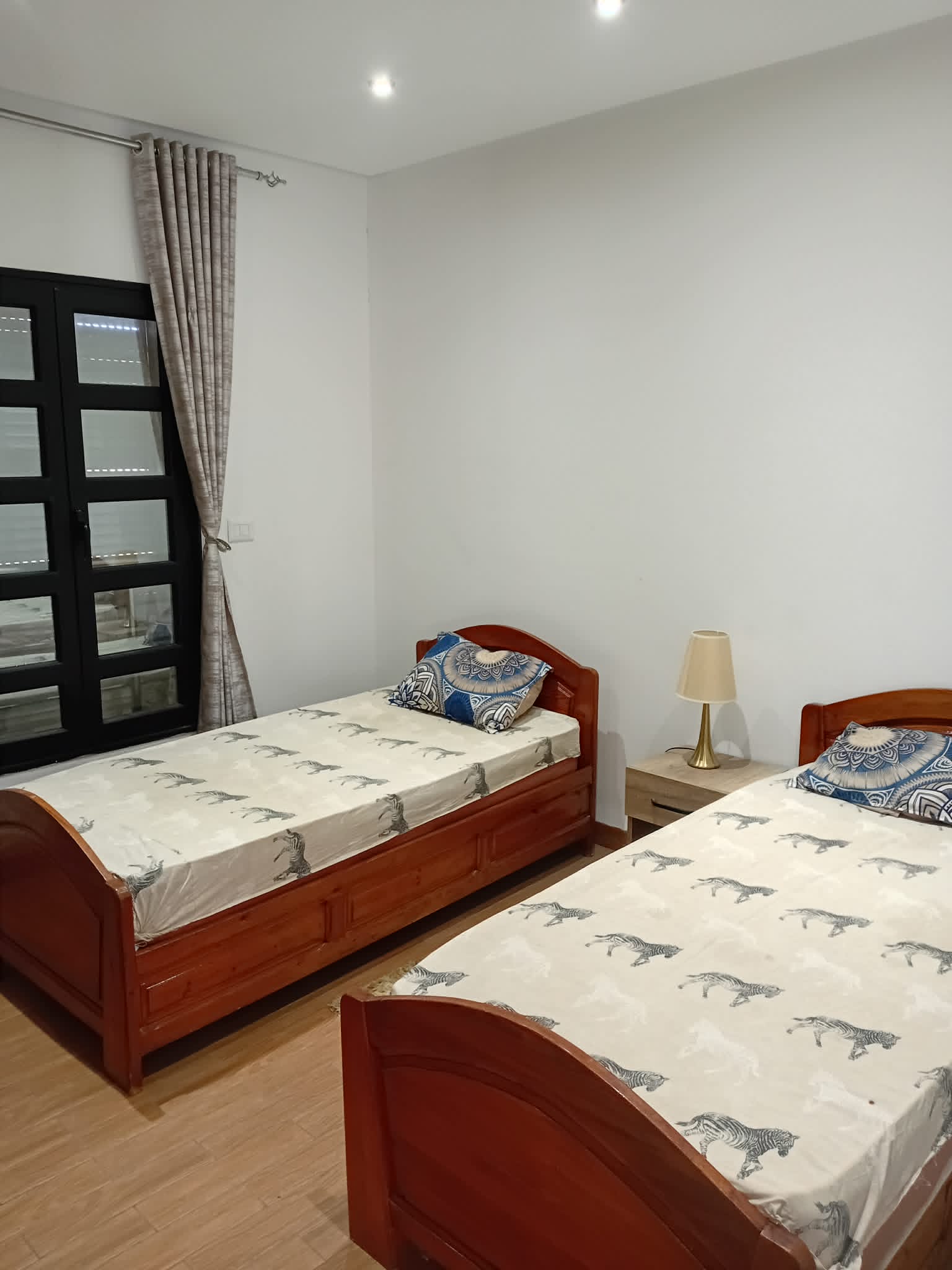 Sousse Jaouhara&nbsp;Khezama Ouest&nbsp;Location&nbsp;Appart. 2 pi�ces&nbsp;Magnifique s plus 2 richement meubl� avec rooftop