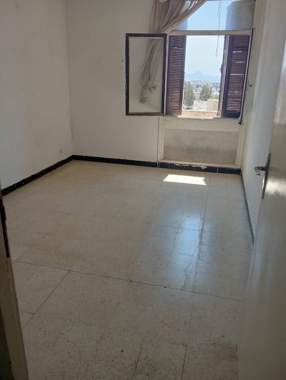 Ariana Ville&nbsp;Ariana&nbsp;Location&nbsp;Appart. 4 pi�ces&nbsp;S plus 3 a la cit� mileha wb4337