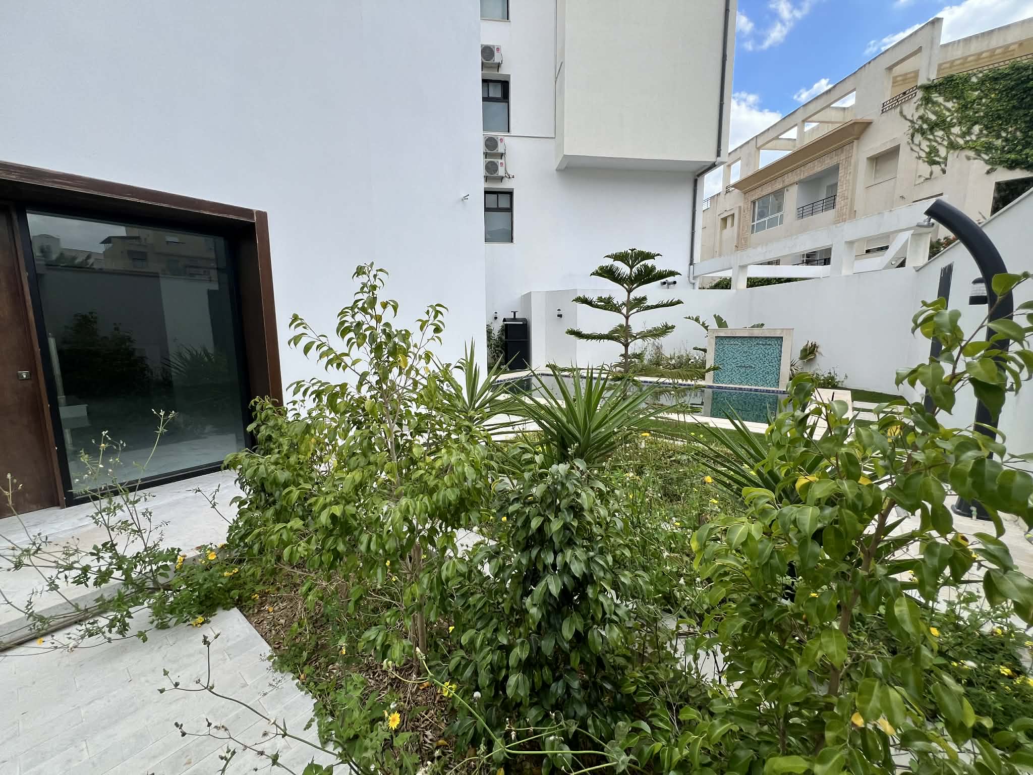 La Marsa&nbsp;Berge Du Lac&nbsp;Location&nbsp;Duplex&nbsp;Duplex piscine lac 2 tres haut standing