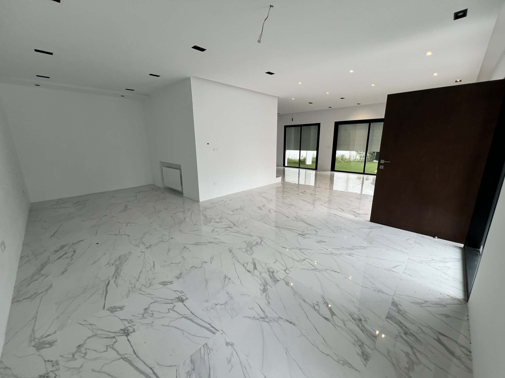 La Marsa&nbsp;Berge Du Lac&nbsp;Location&nbsp;Duplex&nbsp;Duplex piscine lac 2 tres haut standing