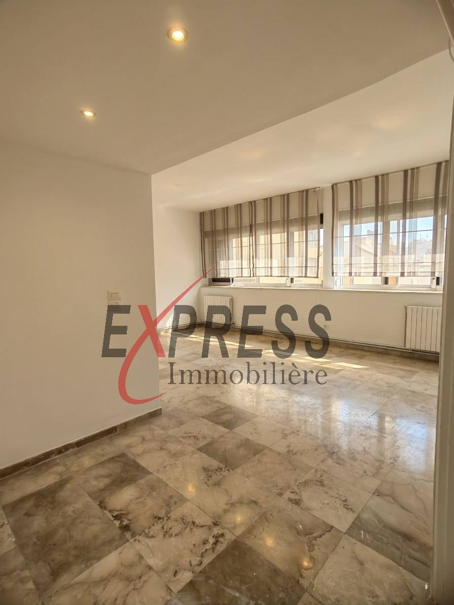 El Menzah&nbsp;Mutuelle Ville&nbsp;Location&nbsp;Appart. 4 pi�ces&nbsp;Appartement s3 retap� � neuf