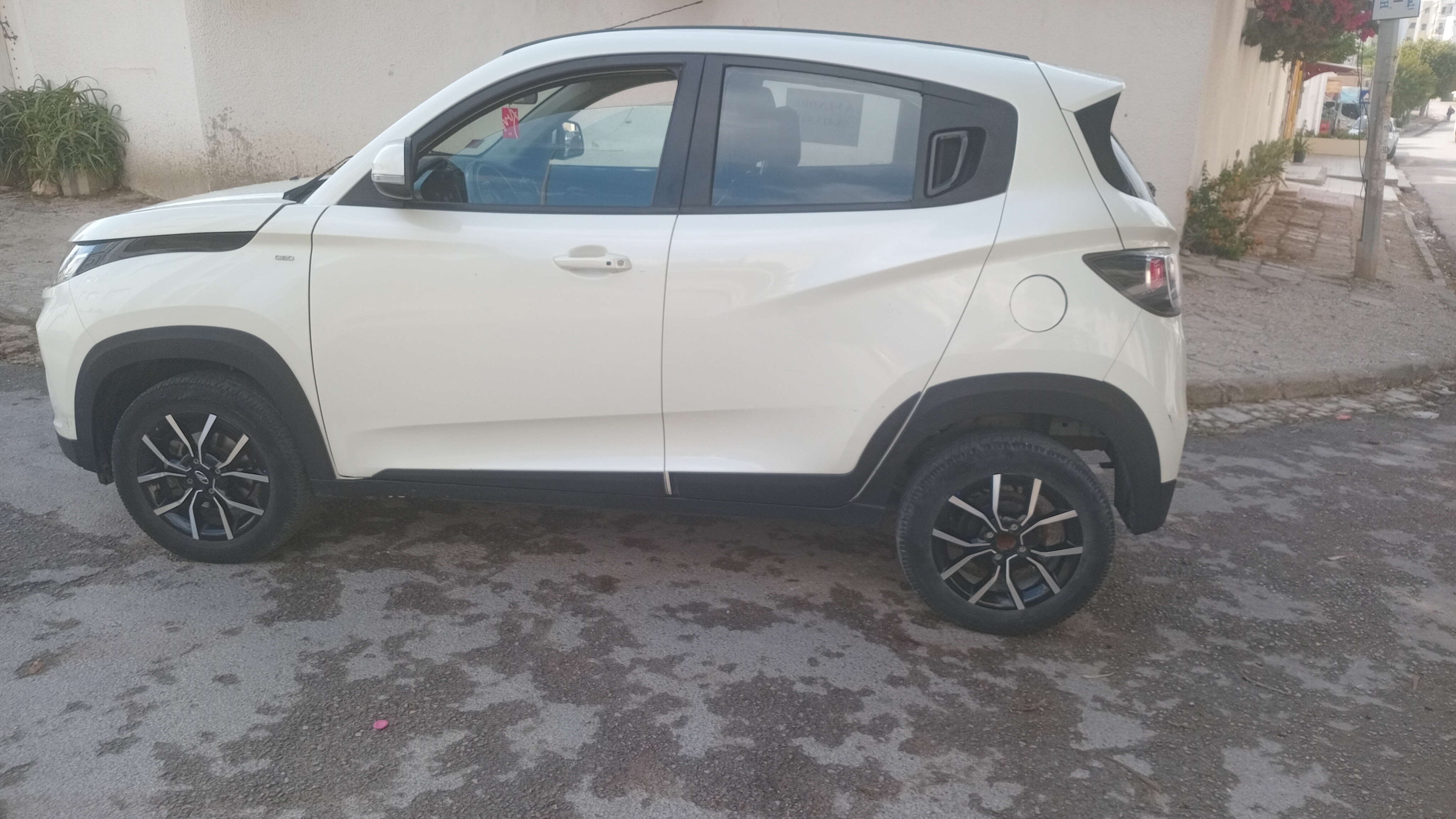 Ariana Ville&nbsp;El Menzah 7&nbsp;Mahindra&nbsp;Autre Mod�le&nbsp;Mahindra kuv 100