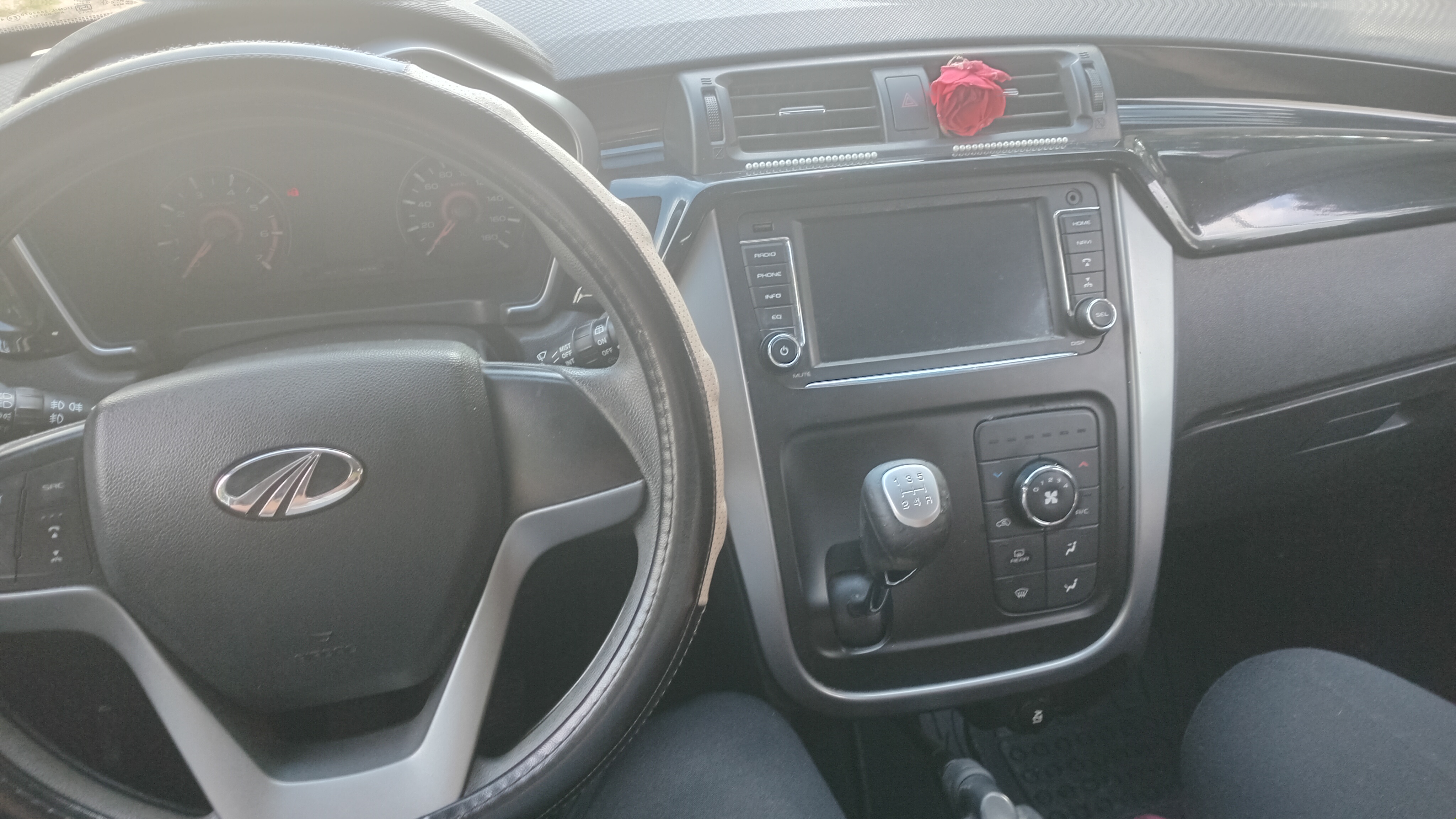 Ariana Ville&nbsp;El Menzah 7&nbsp;Mahindra&nbsp;Autre Mod�le&nbsp;Mahindra kuv 100